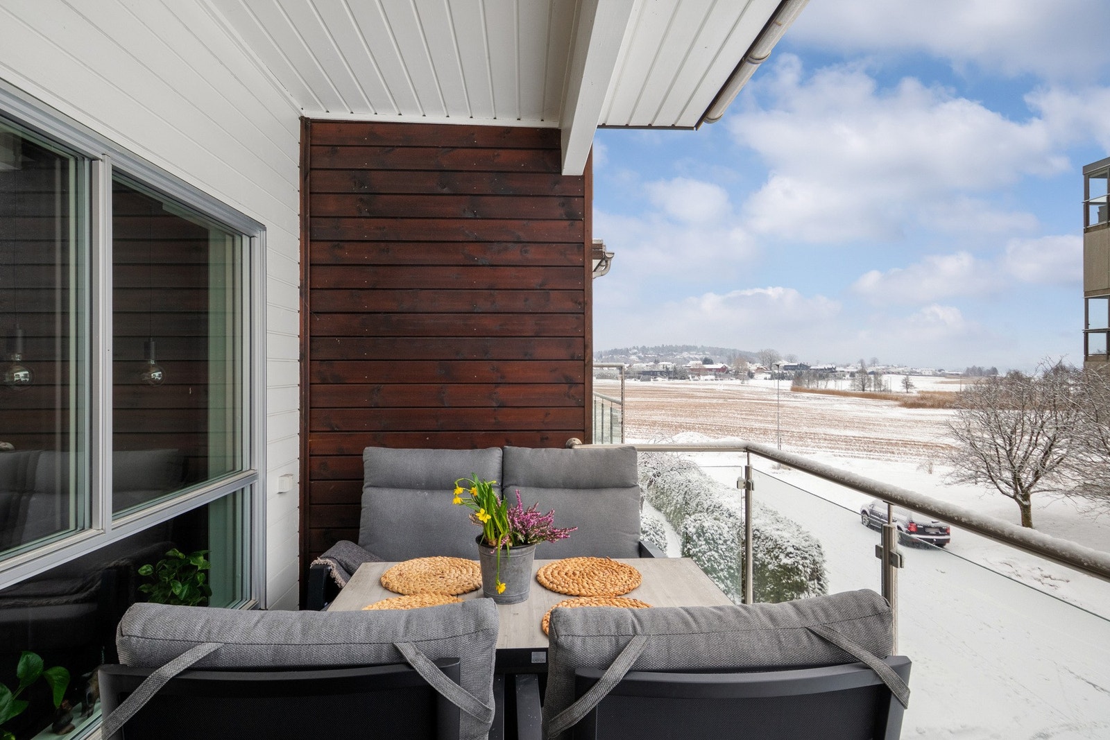 Her har man sol fra formiddag til sent på kveld! Galleribilde