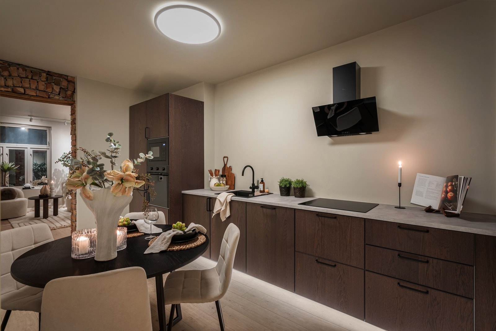 EiendomsMegler 1 v/Martin Nordmo har gleden av å presentere Frostaveien 12. Foto: Krokstad & Nervik. Galleribilde