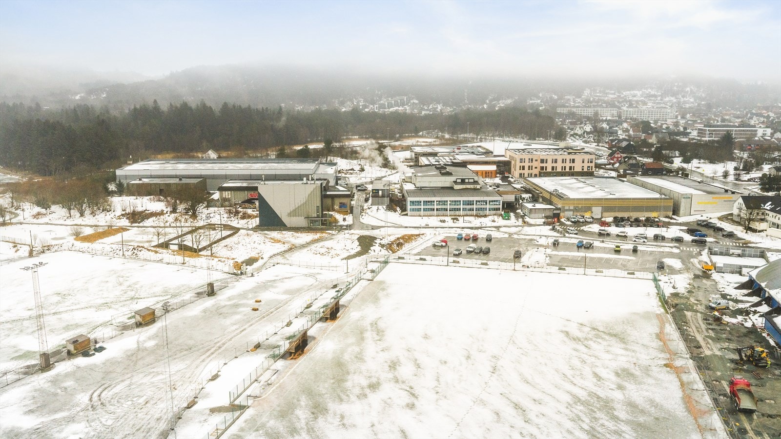 Kort gange til Haraldsvang ungdomsskole, Haugesund toppidrettsgymnas og ungdomsskole, samt Skeisvang videregående skole. Galleribilde