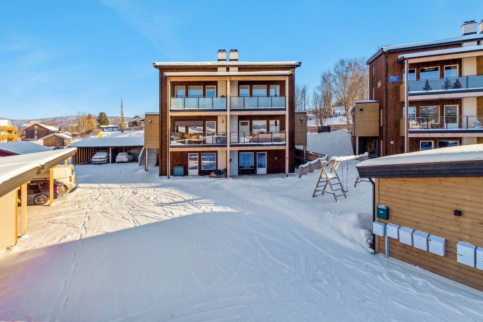 Bygget er oppført i 2022 og holder en gjennomgående moderne standard. Galleribilde