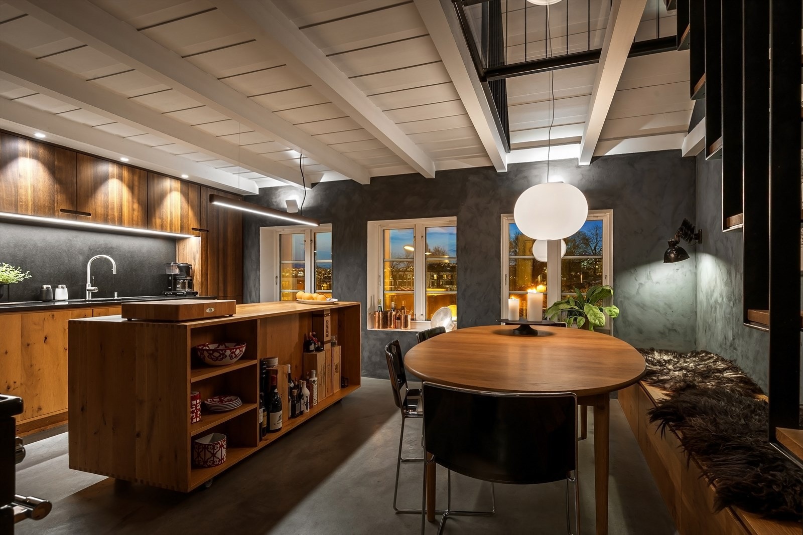 Atmosfærerikt spisekjøkken Galleribilde