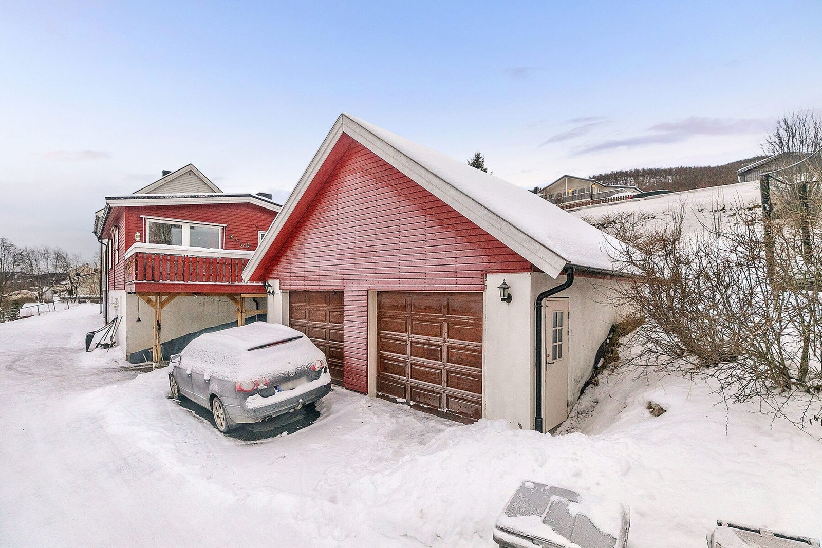 Halvparten av garasjen følger med Galleribilde