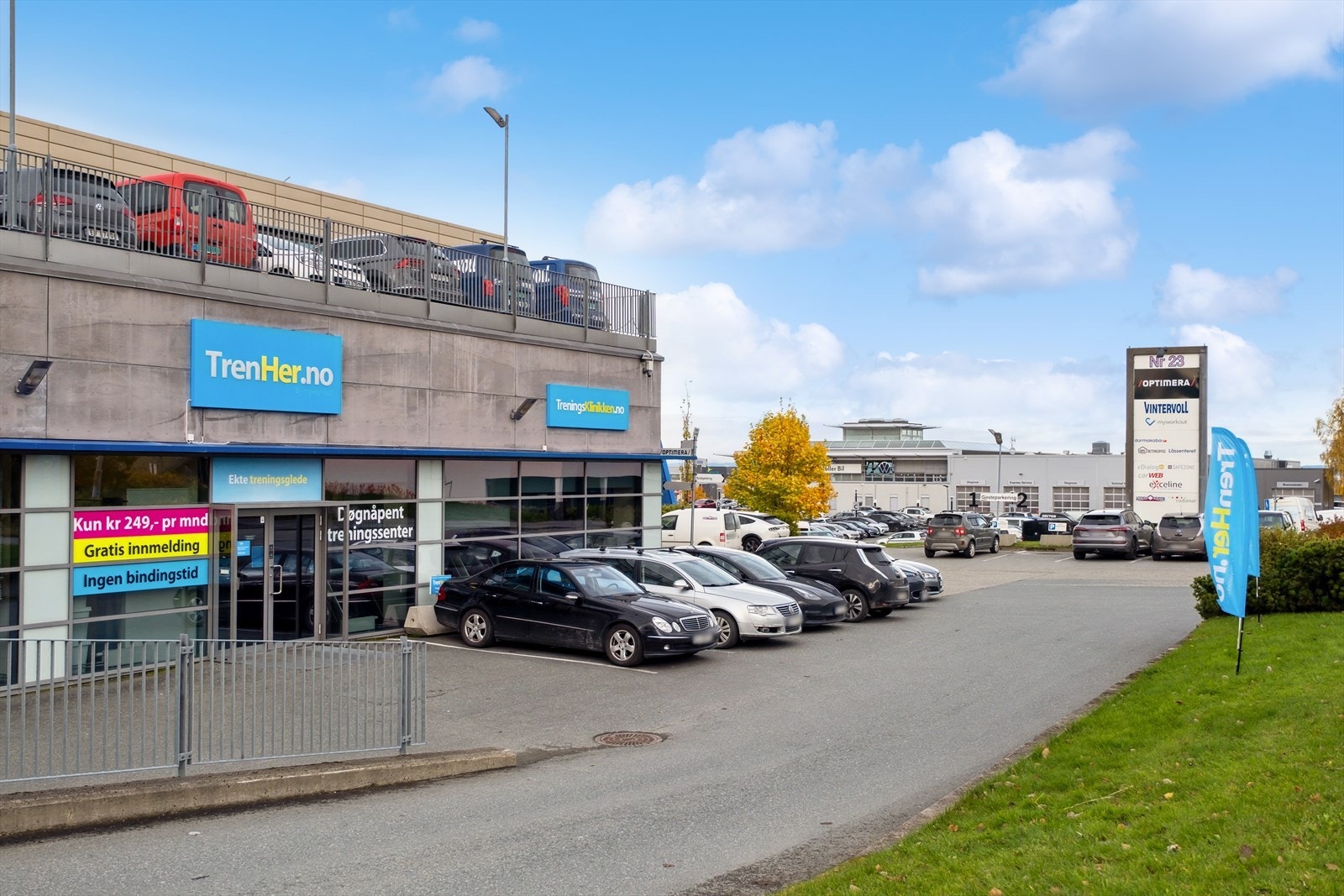 Det er flere treningskjeder i nærområdet, blant annet TrenHer, 3T og CrossFit Moholt. Galleribilde