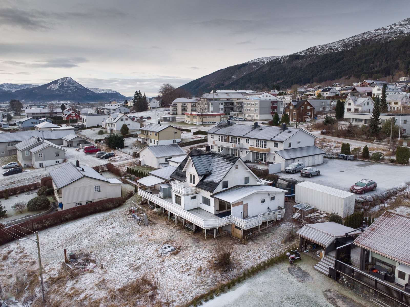 Møremegling ved Eiendomsmegler MNEF, Nils Arne Riise, har gleden av å presentere Hjellebakken 25 Galleribilde