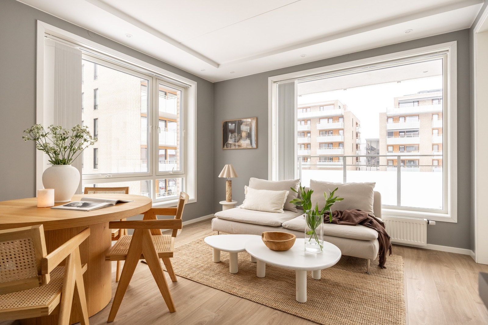 Ullagerveien 15 presenteres av Mekleriet Oslo ved Andreas Motzfeldt Raasok. Galleribilde