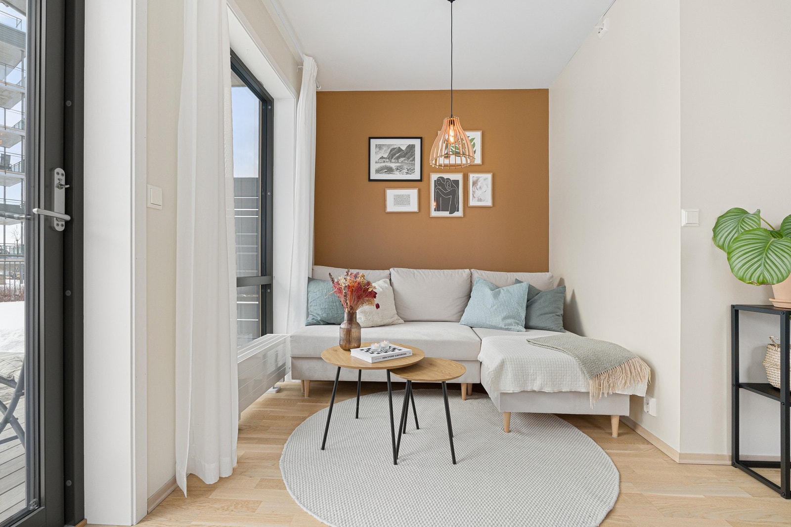 Den åpne stue/kjøkken-løsningen er på til sammen 19,7 kvm. Galleribilde