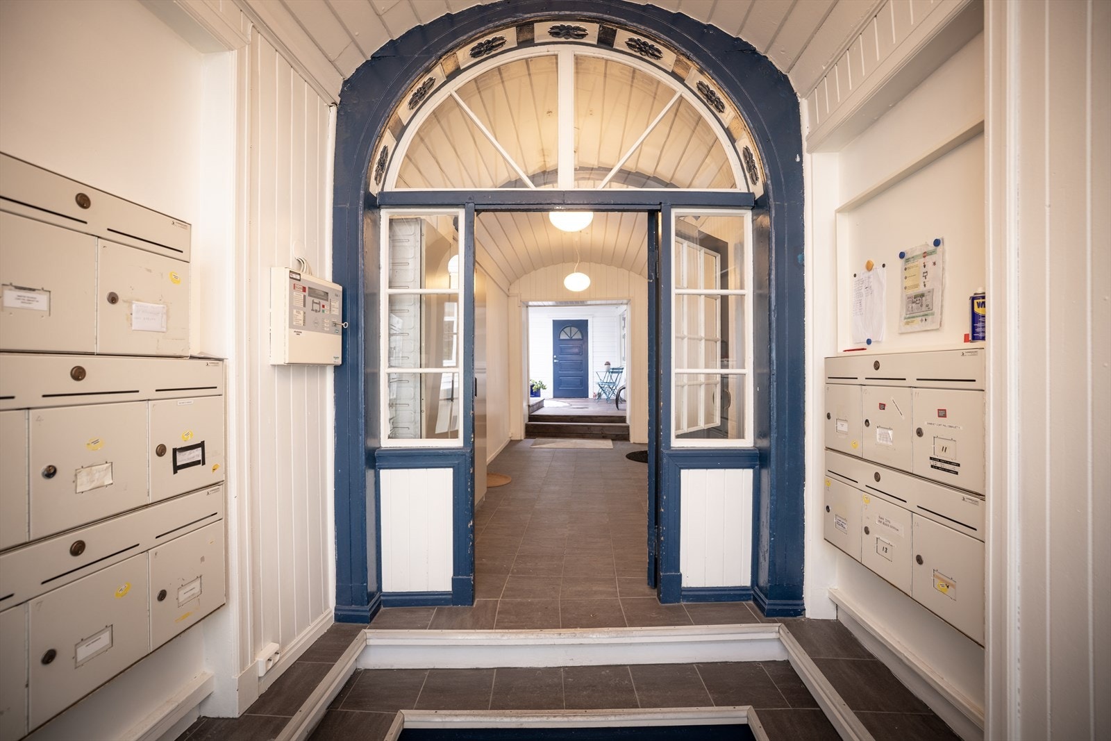 Inngangsparti. Galleribilde