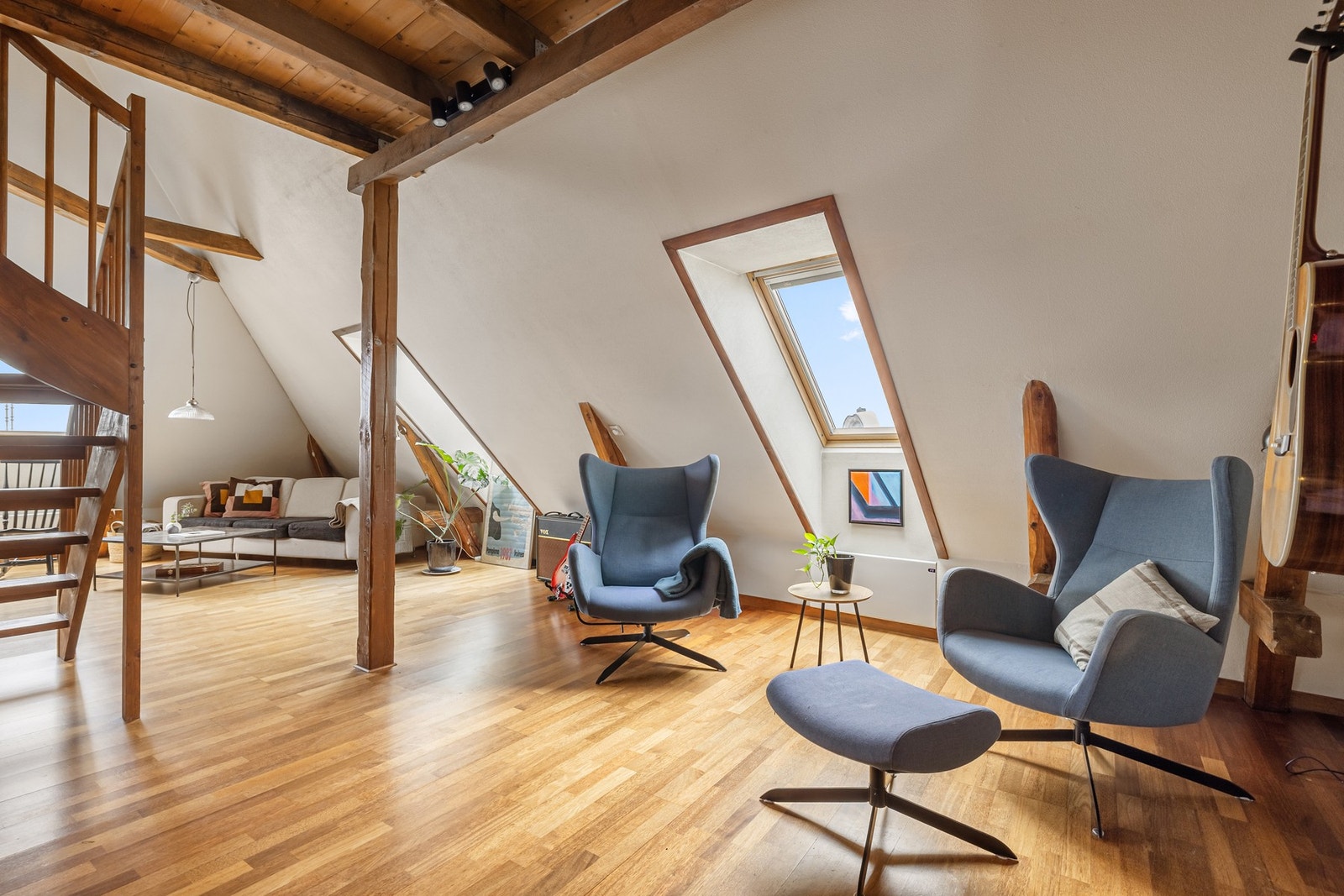 Den gode størrelsen på stuen åpner opp for å etablere flere soverom dersom man har behov for det. Galleribilde