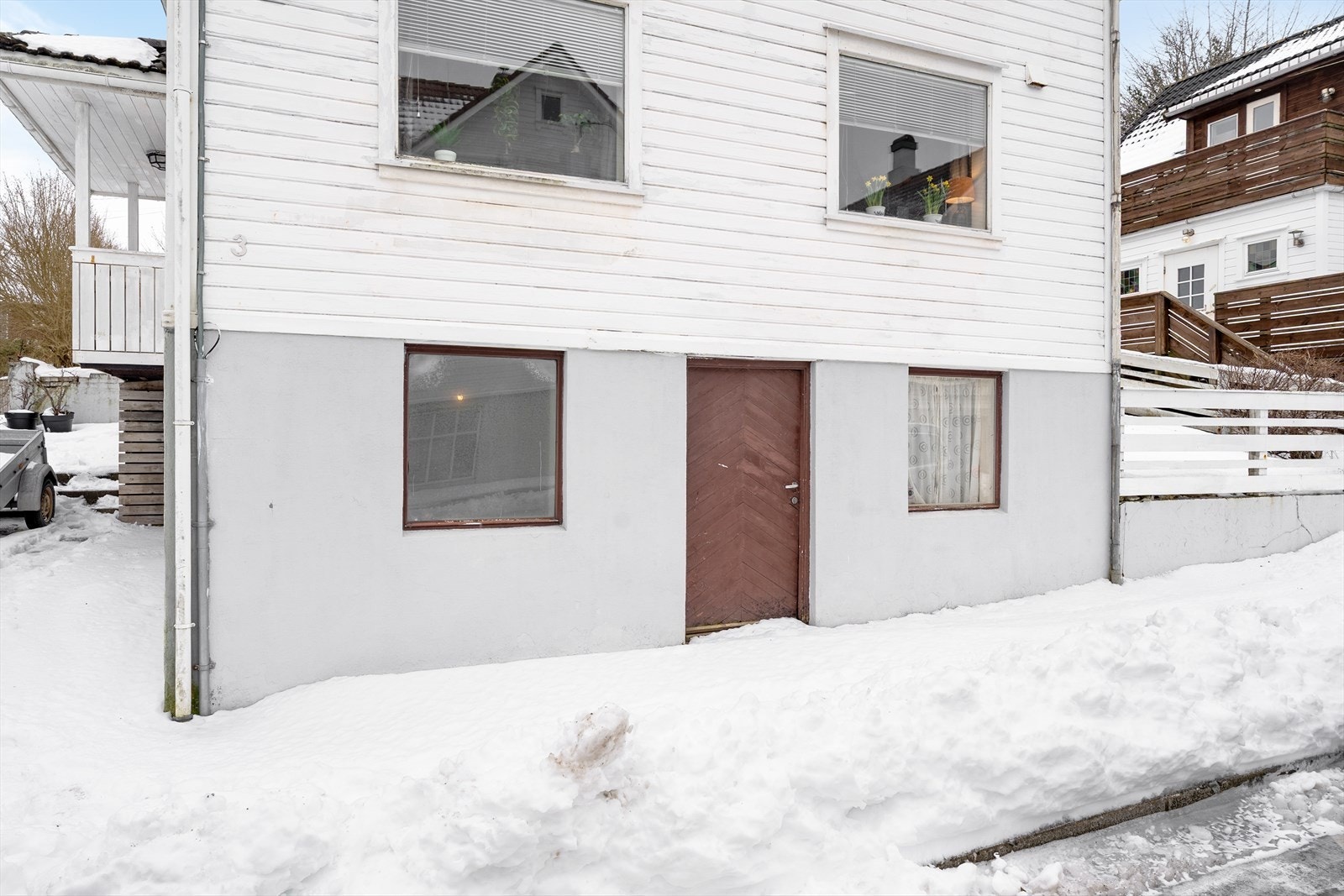 Kjelleretasjen har egen inngang fra bakkeplan Galleribilde