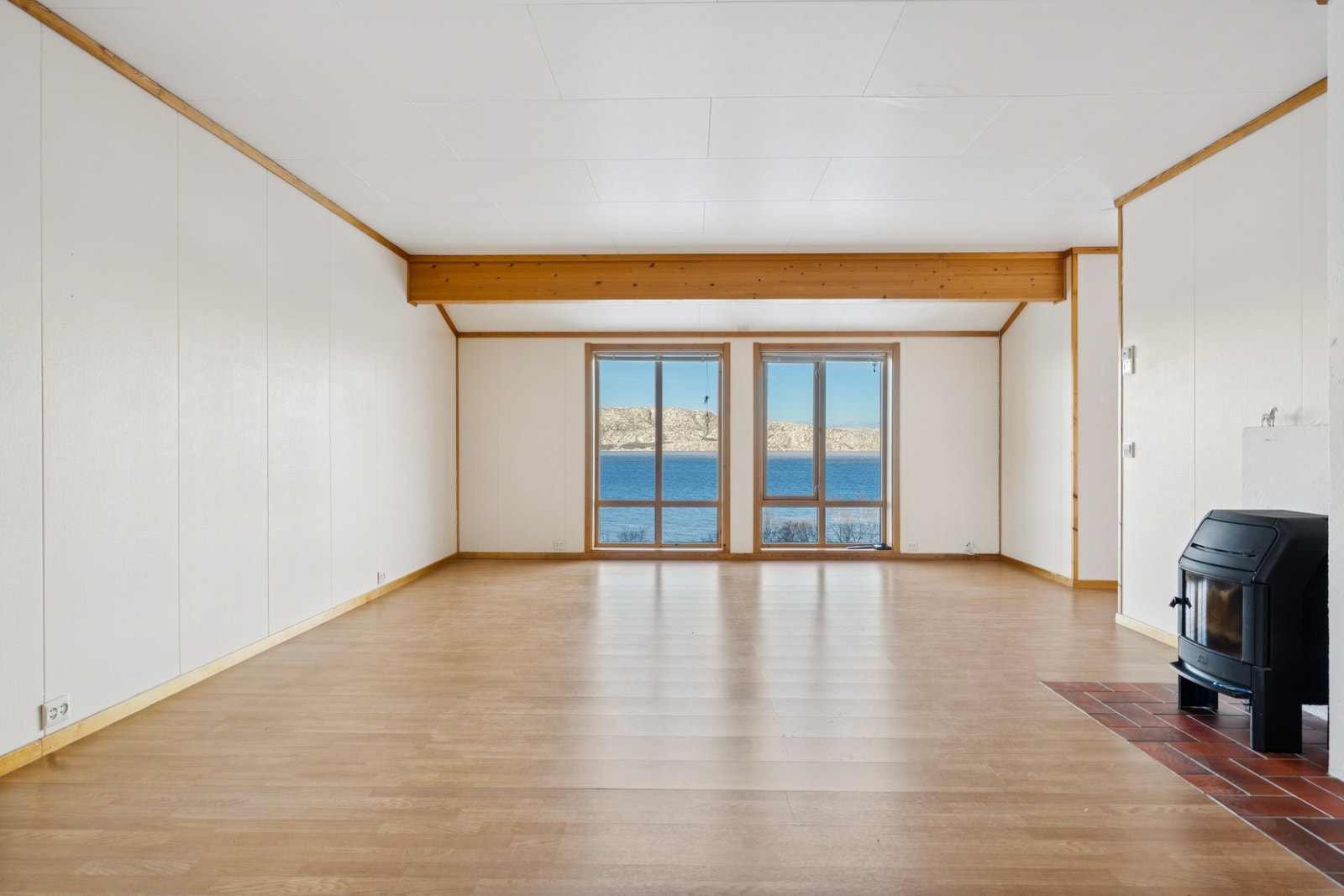 Leiligheten har en praktisk planløsning med to soverom, stue, kjøkken og bad Galleribilde