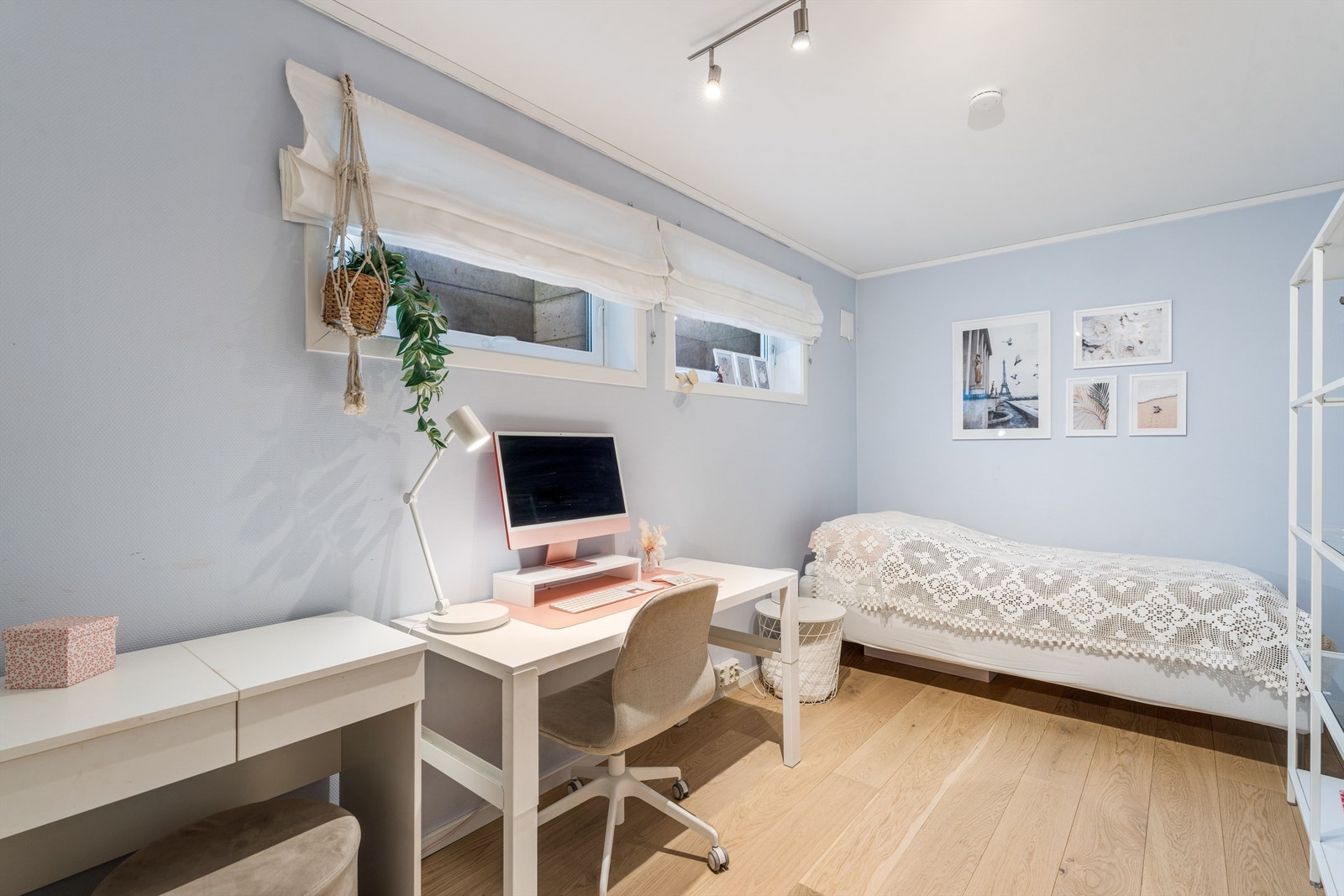 Rom i kjeller som er brukt som soverom. Galleribilde