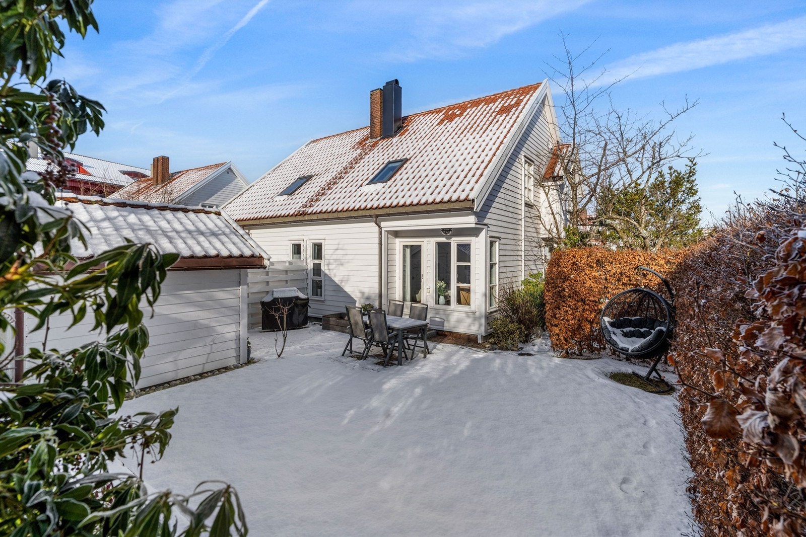 Velkommen til Frøystadveien 14, en innholdsrik og pen familiebolig med meget barnevennlig og attraktiv beliggenhet på vakre Frøystad gård feltet.
Krogsveen avd. Sandnes v/ Tom Christer Hovde, ønsker velkommen til visning.
Foto: Martin Nordbø Galleribilde