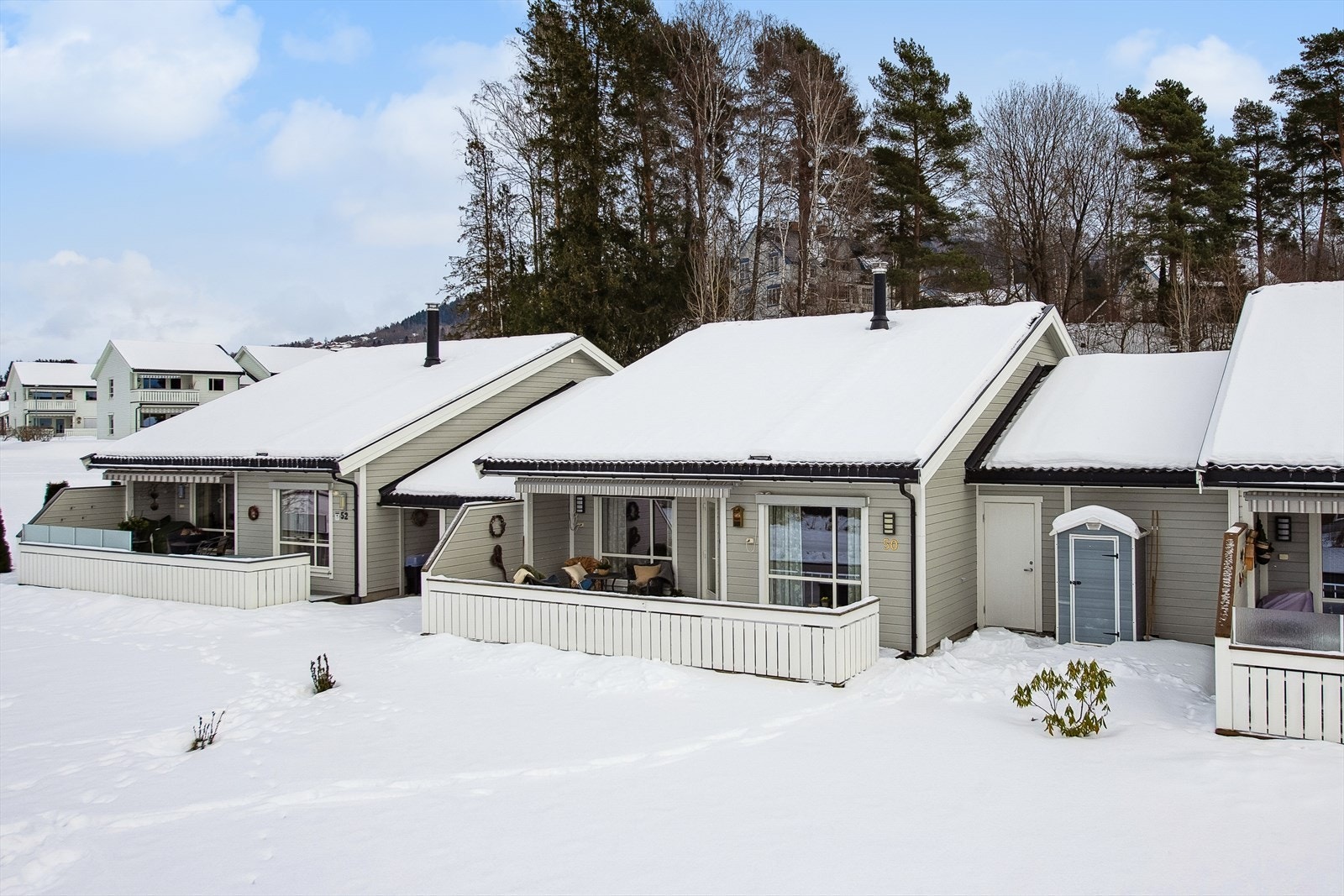 EiendomsMegler 1 v/Silje Moen har gleden av å presentere Ankervegen 50! Velholdt enebolig i kjede i et rolig nabolag, som er vurdert som svært trygt av lokalkjente. Galleribilde