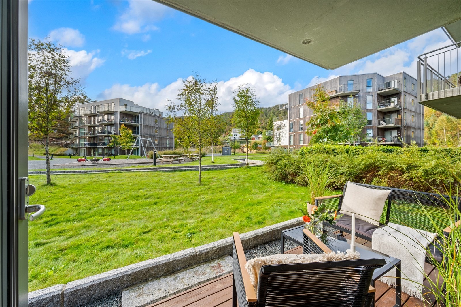 - Her har man fast parkeringsplass i garasje og trappefri tilkomst - Passende alle livsfaser - Galleribilde