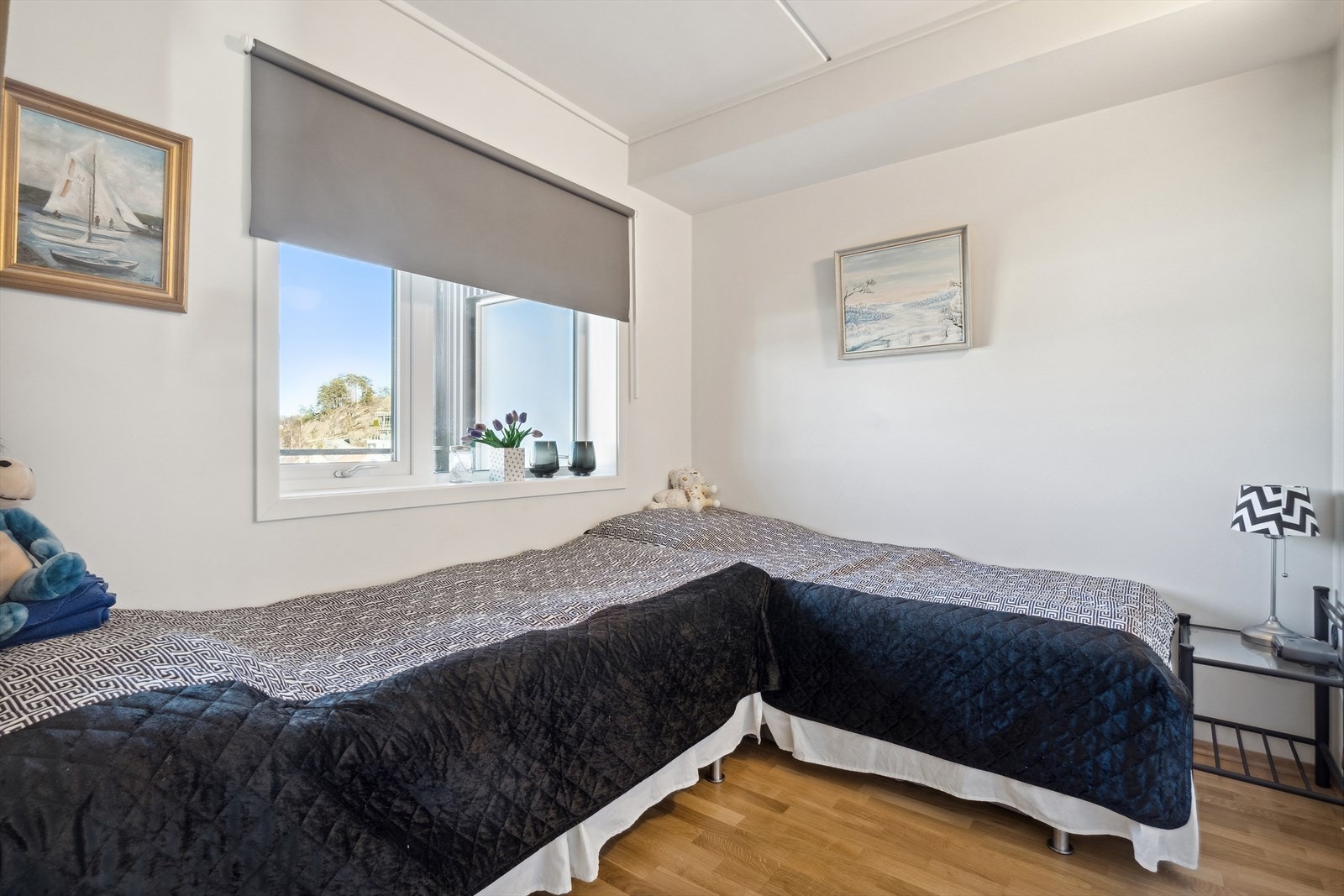 Soverom nummer to er et fin barnerom/gjesterom Galleribilde