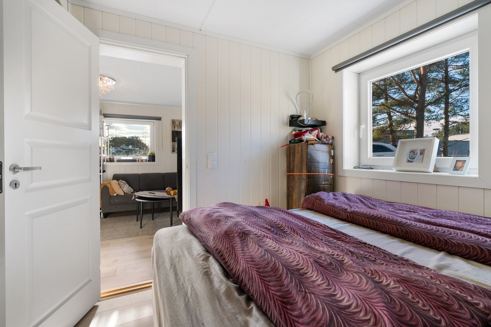 Fra stue- og kjøkkenområdet er det adkomst til rom som i dag benyttes som soverom. Galleribilde