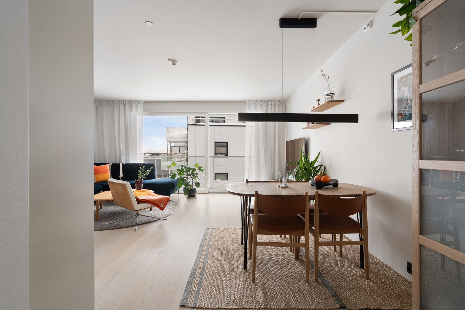 Gjennomgående pen standard, med et lyst og delikat utrykk.