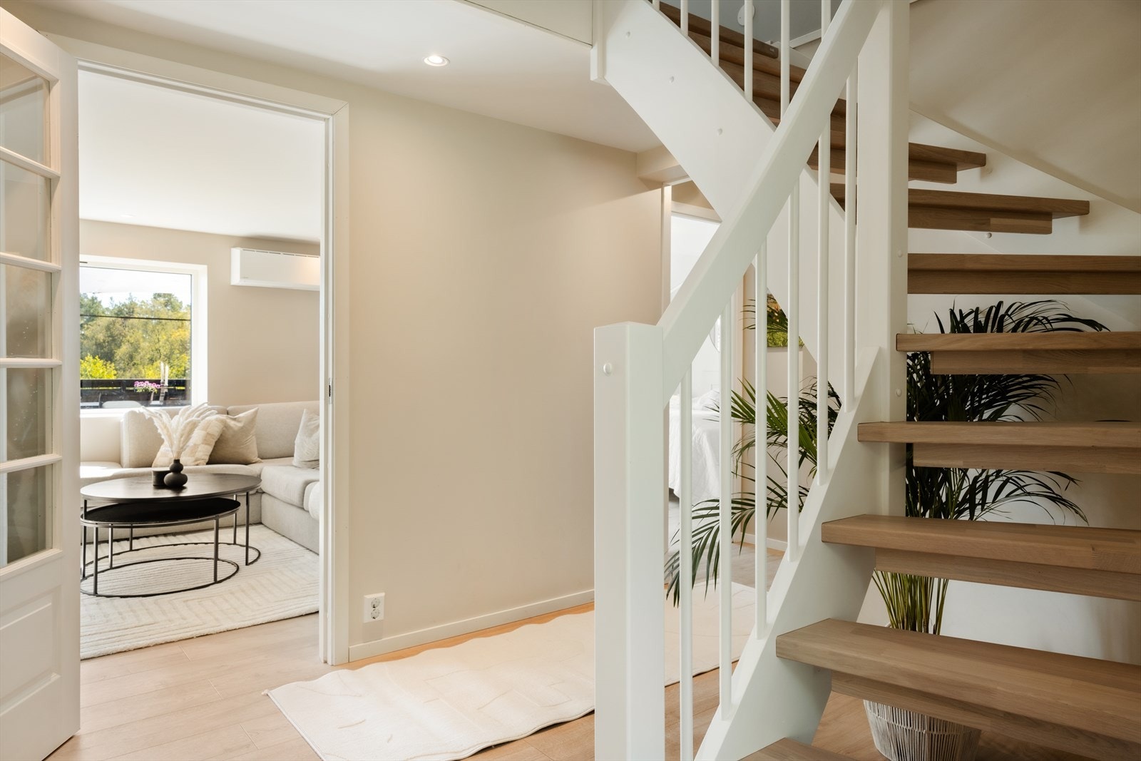 Vi beveger oss videre til overetasjen Galleribilde