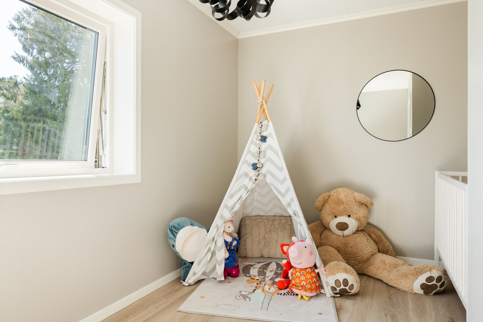 Boligen har fått nye vinduer, innerdører og ytterdører i 2024/25 Galleribilde