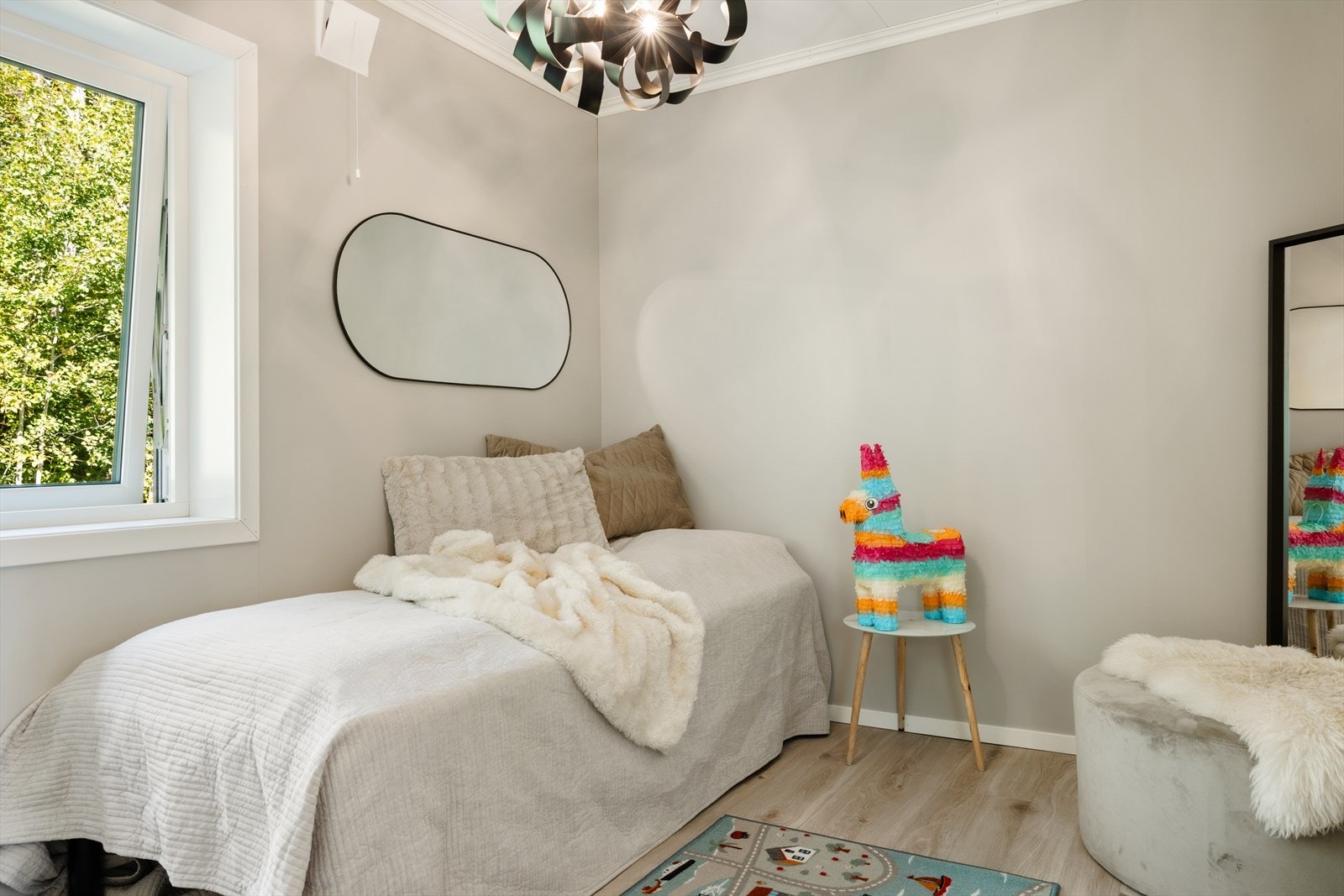 Pene fargevalg komplementeres av det naturlige lysinnslippet Galleribilde