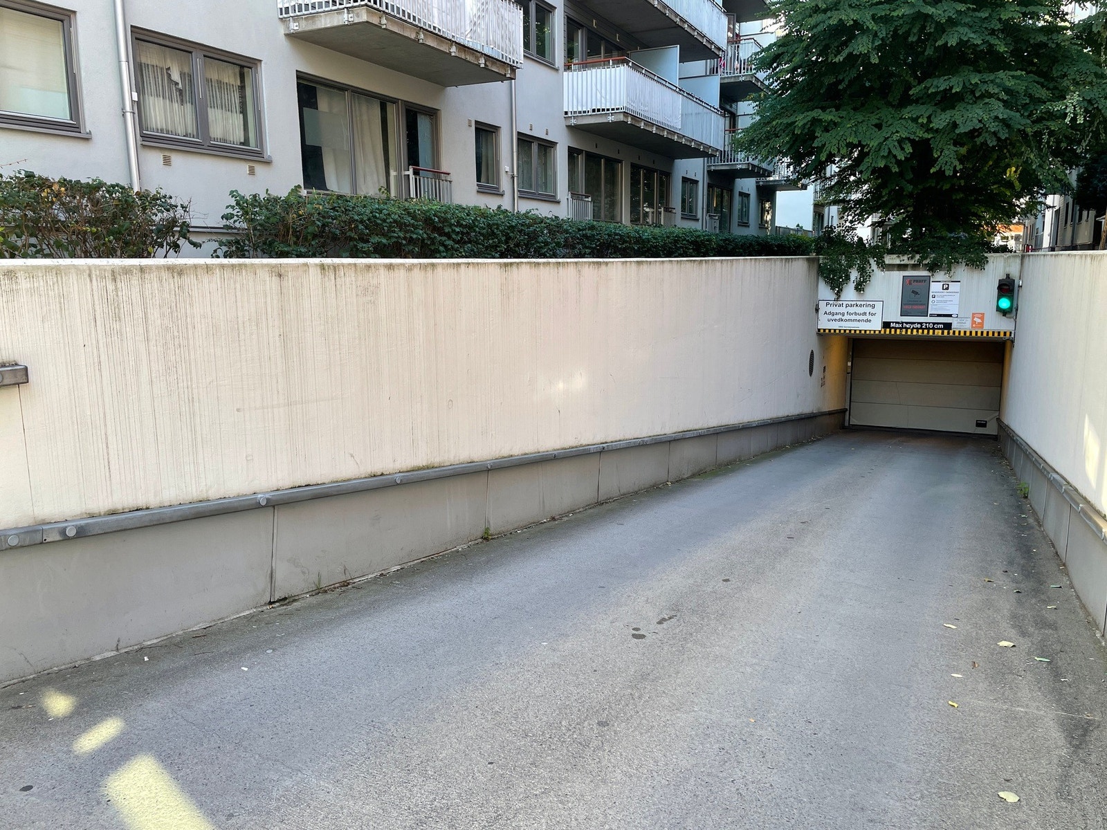 Innkjøring fra Rubina Ranas gate. Galleribilde