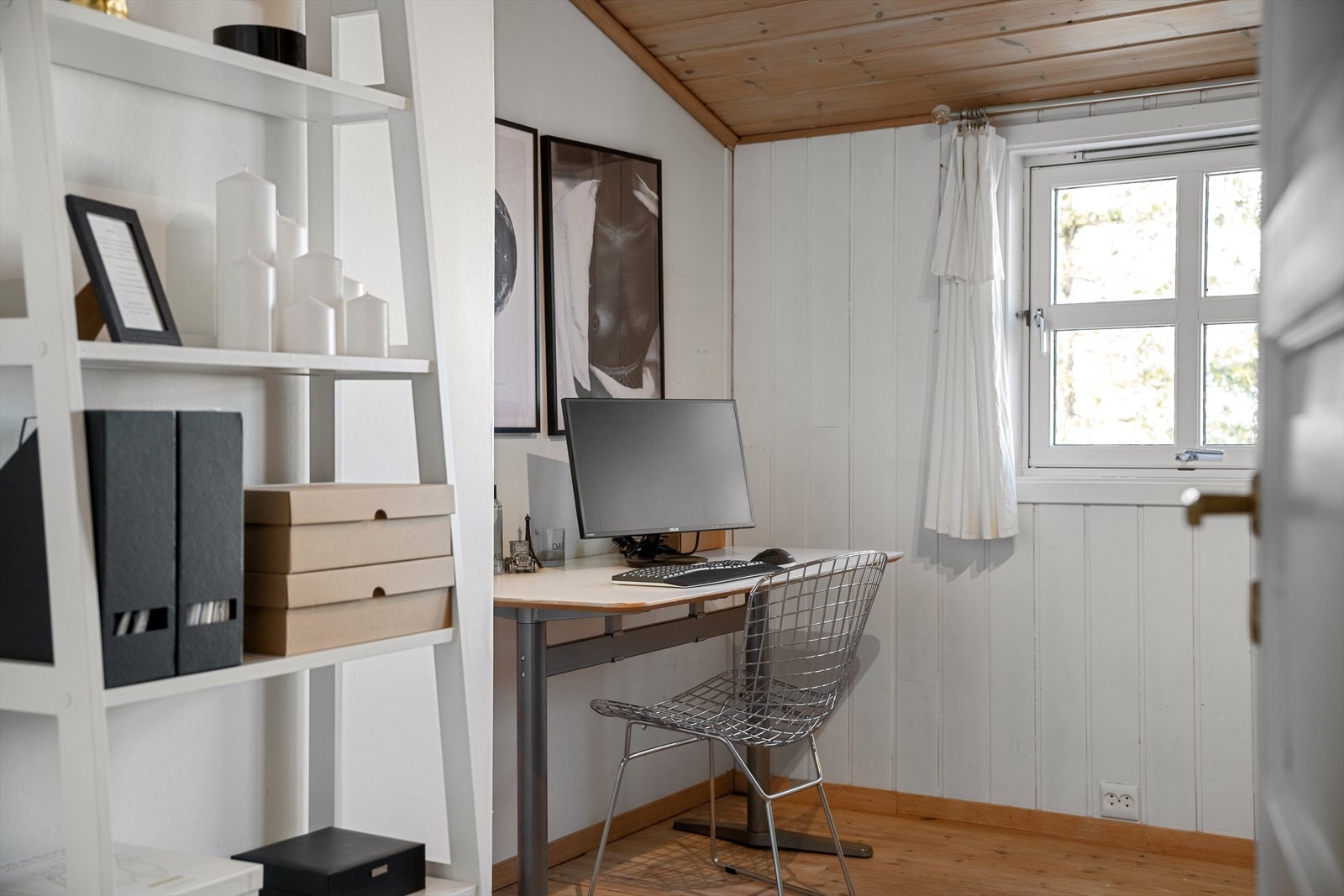 Soverom 3 benyttes i dag som base for hjemmekontor. Galleribilde