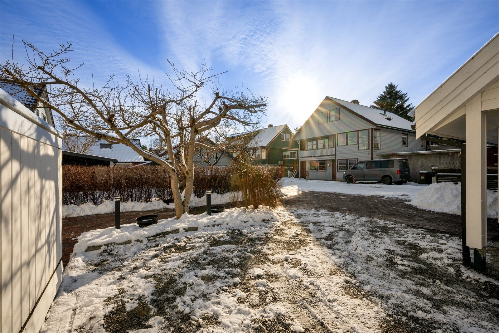 Ønsker du og familien en trygg og harmonisk hverdag med enkel logistikk for barna? Da er denne boligen noe for dere! Galleribilde