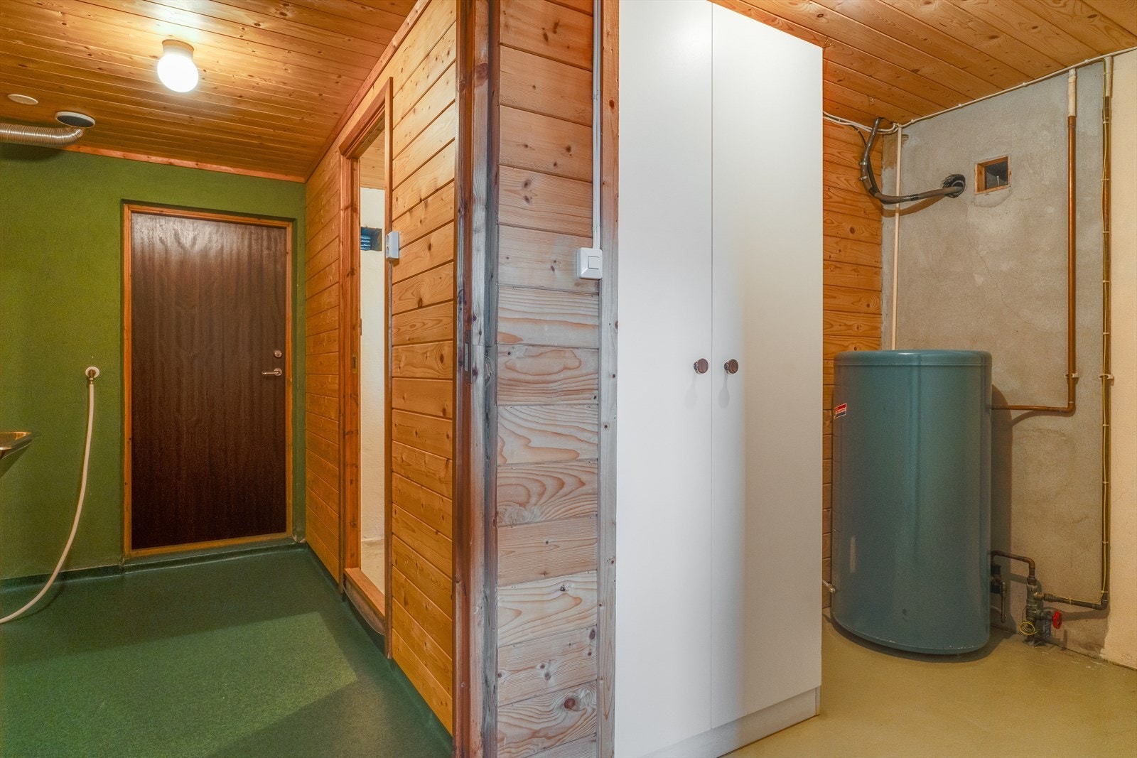 2 romslige boder, praktisk til oppbevaring og lagring Galleribilde