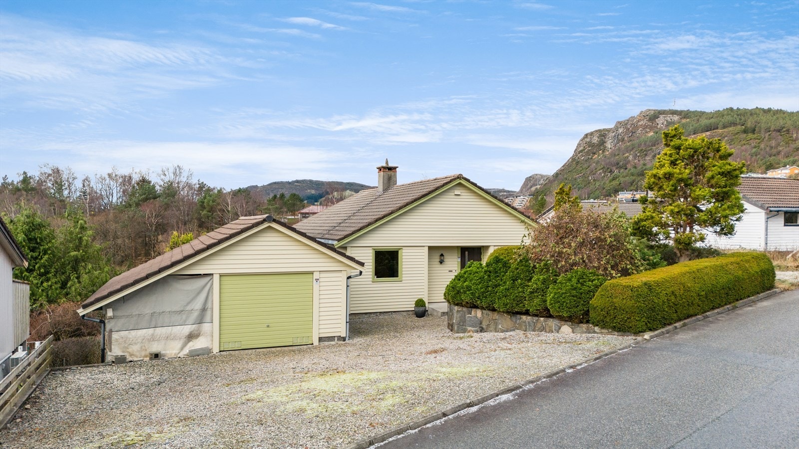 Frittstående garasje på 38 kvm m/ innlagt strøm Galleribilde