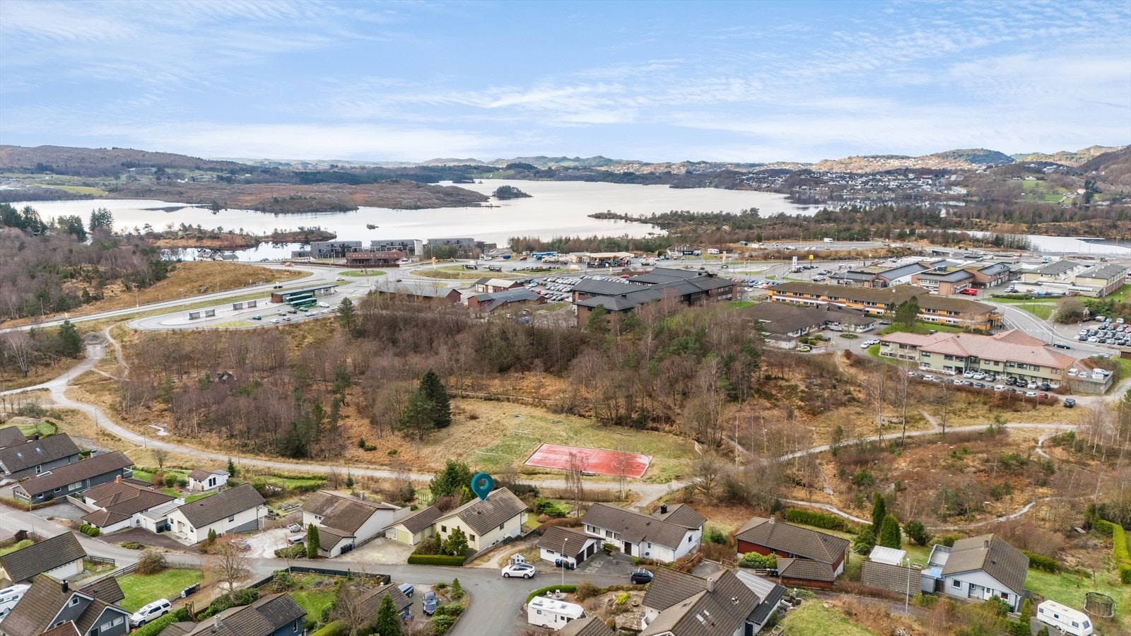 Meget sentral beliggenhet med sykkel og gangavstand til Aksdal handlesentrum Galleribilde