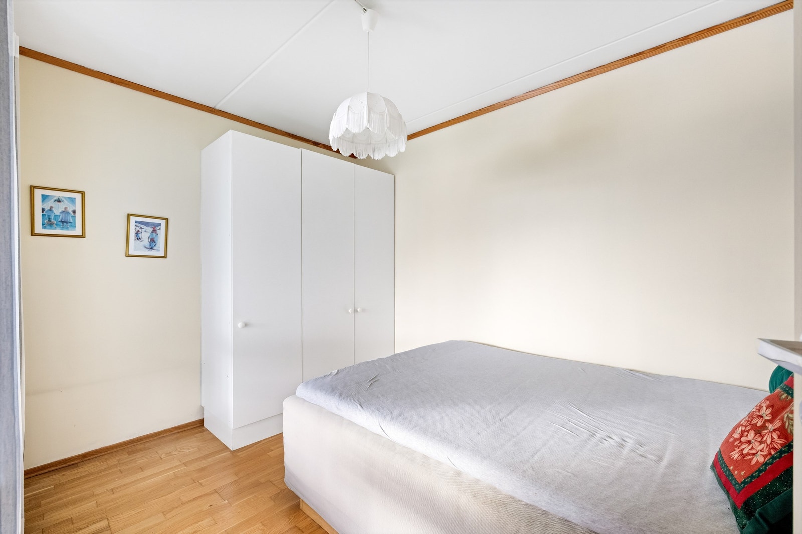 Det andre soverommet har også en god størrelse og plass til seng og garderobe. Galleribilde