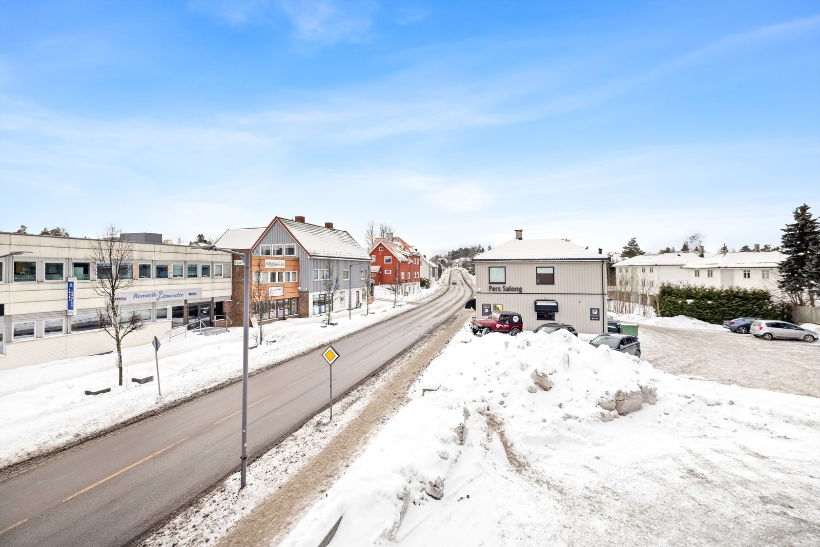 Her bor du med umiddelbar nærhet til alle servicetilbud på Strømmen Storsenter. Galleribilde