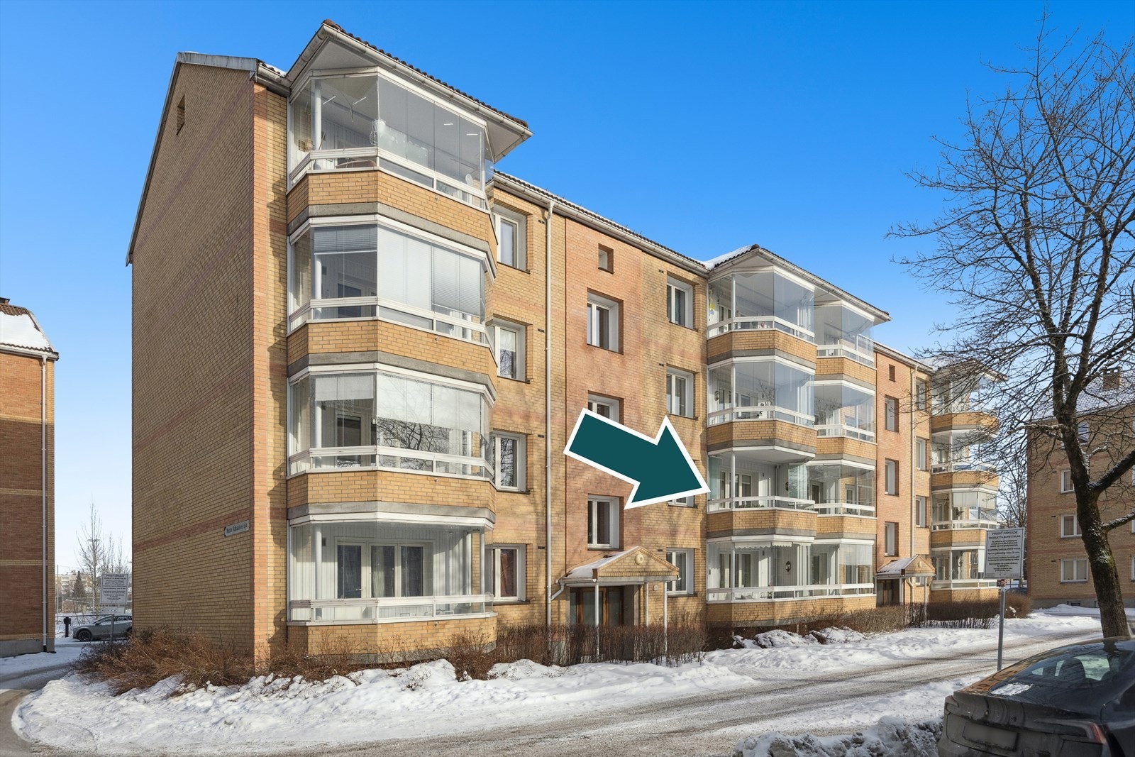 Kalbakkstubben 19 er en 3-roms andelsleilighet i et bygg fra 1955, beliggende i 2.etasje. Galleribilde