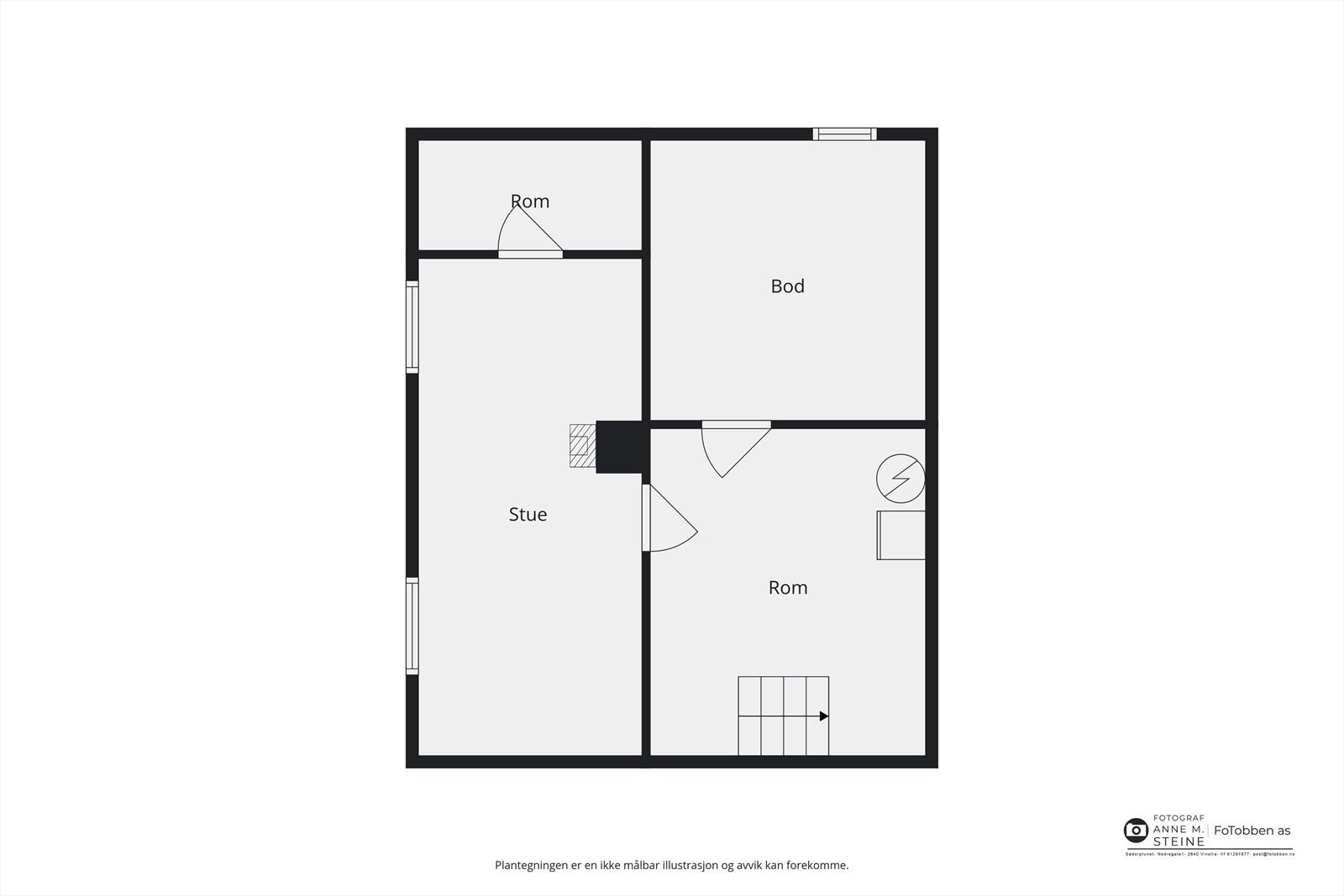 Underetasjen inneholder en kjellerstue, to disponible rom og en stor bod. Galleribilde