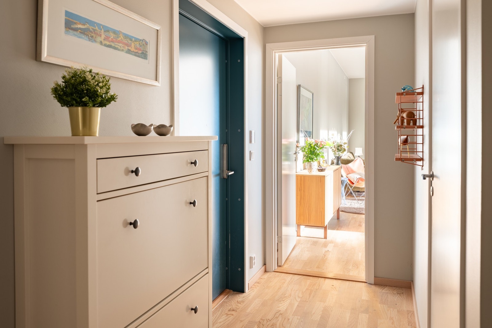 Det er callingsystem ved døren og heis rett ned til byggets parkeringskjeller Galleribilde