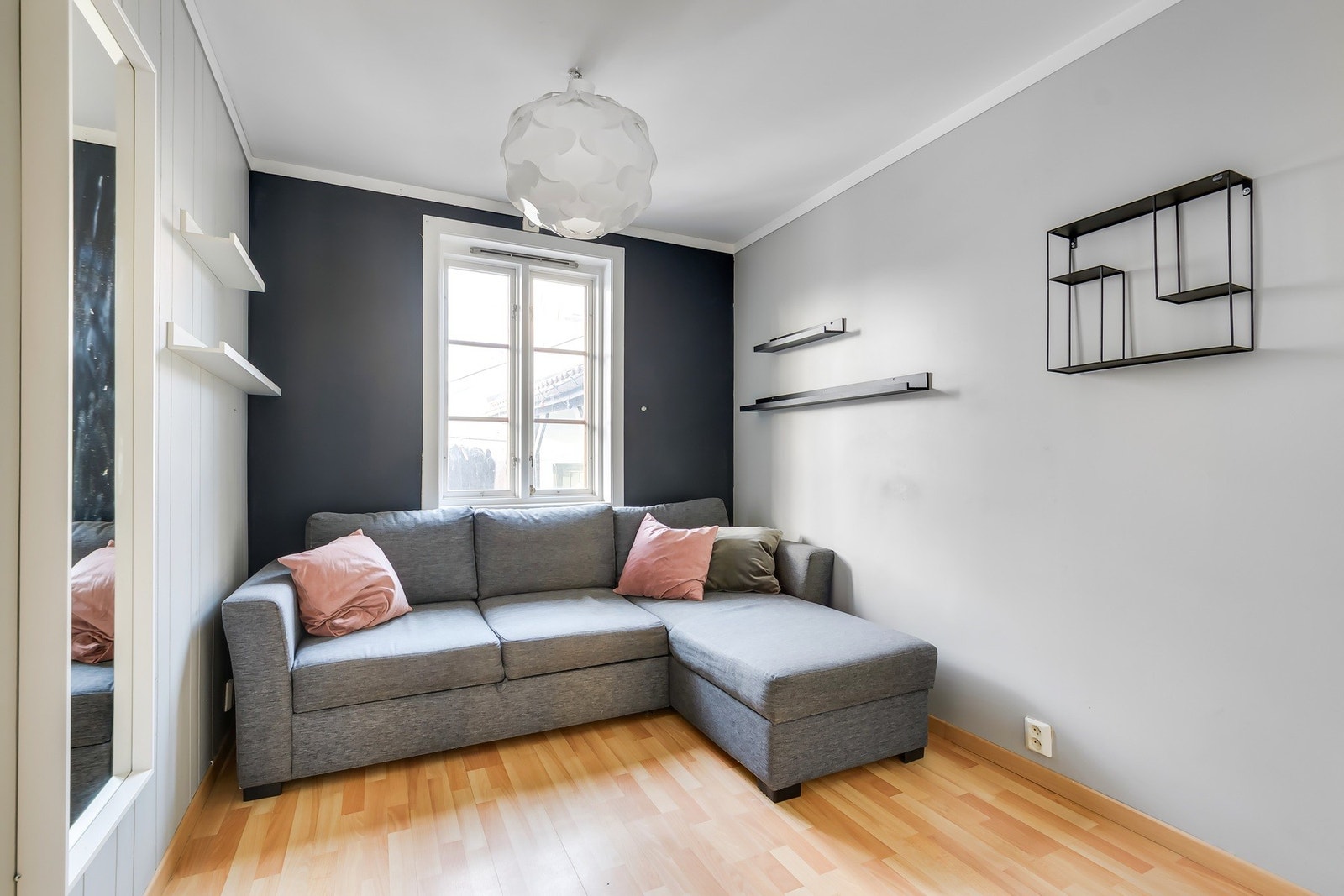 Utleiedel - stue/soverom Galleribilde