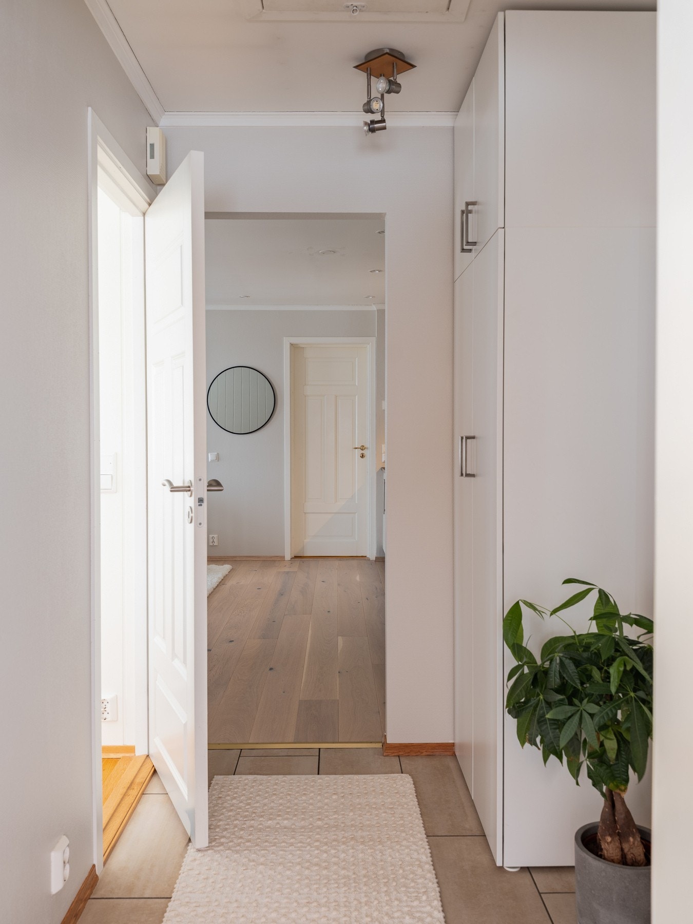 Entrén er på 3,9 kvm. Galleribilde