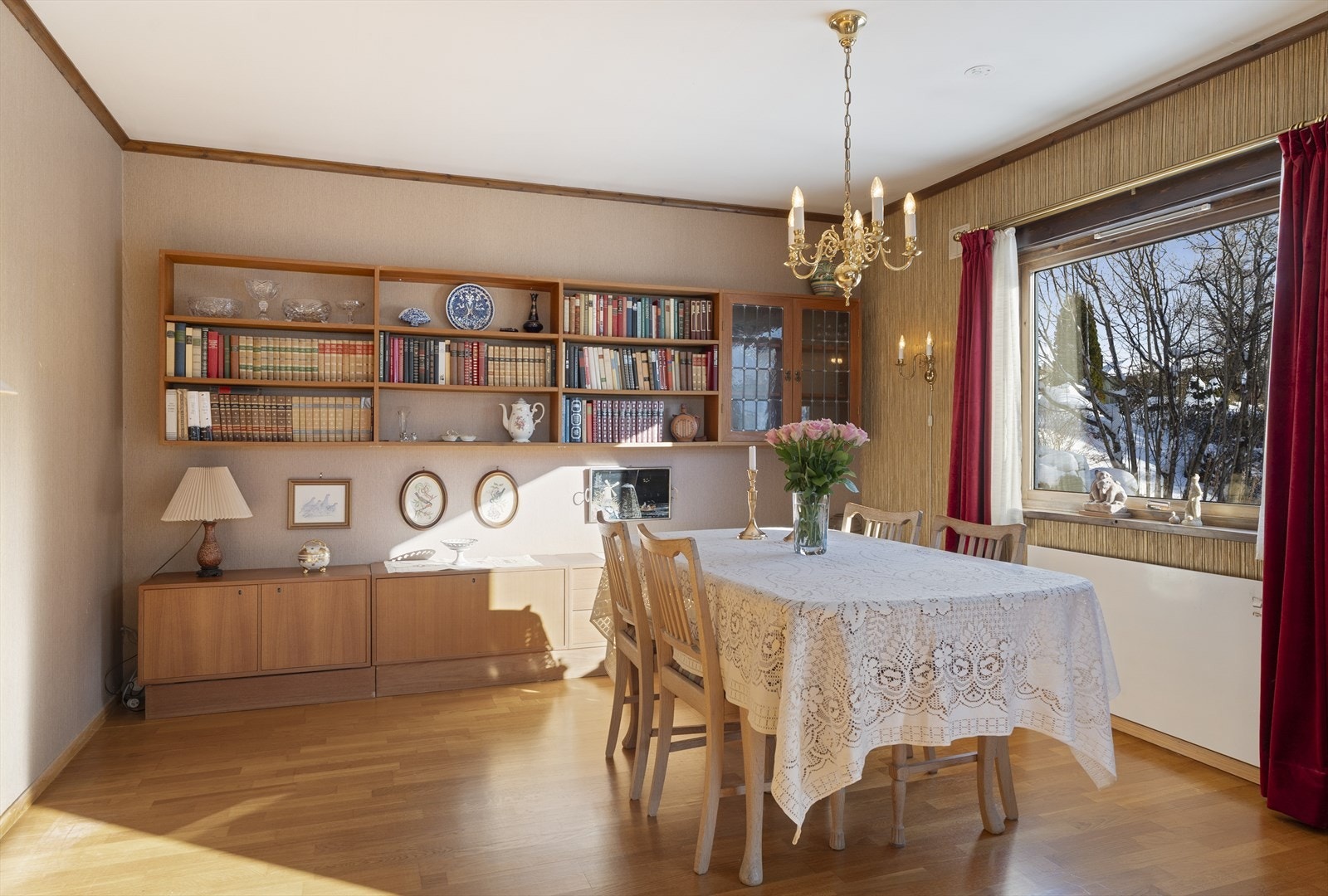 Spisestue. Galleribilde