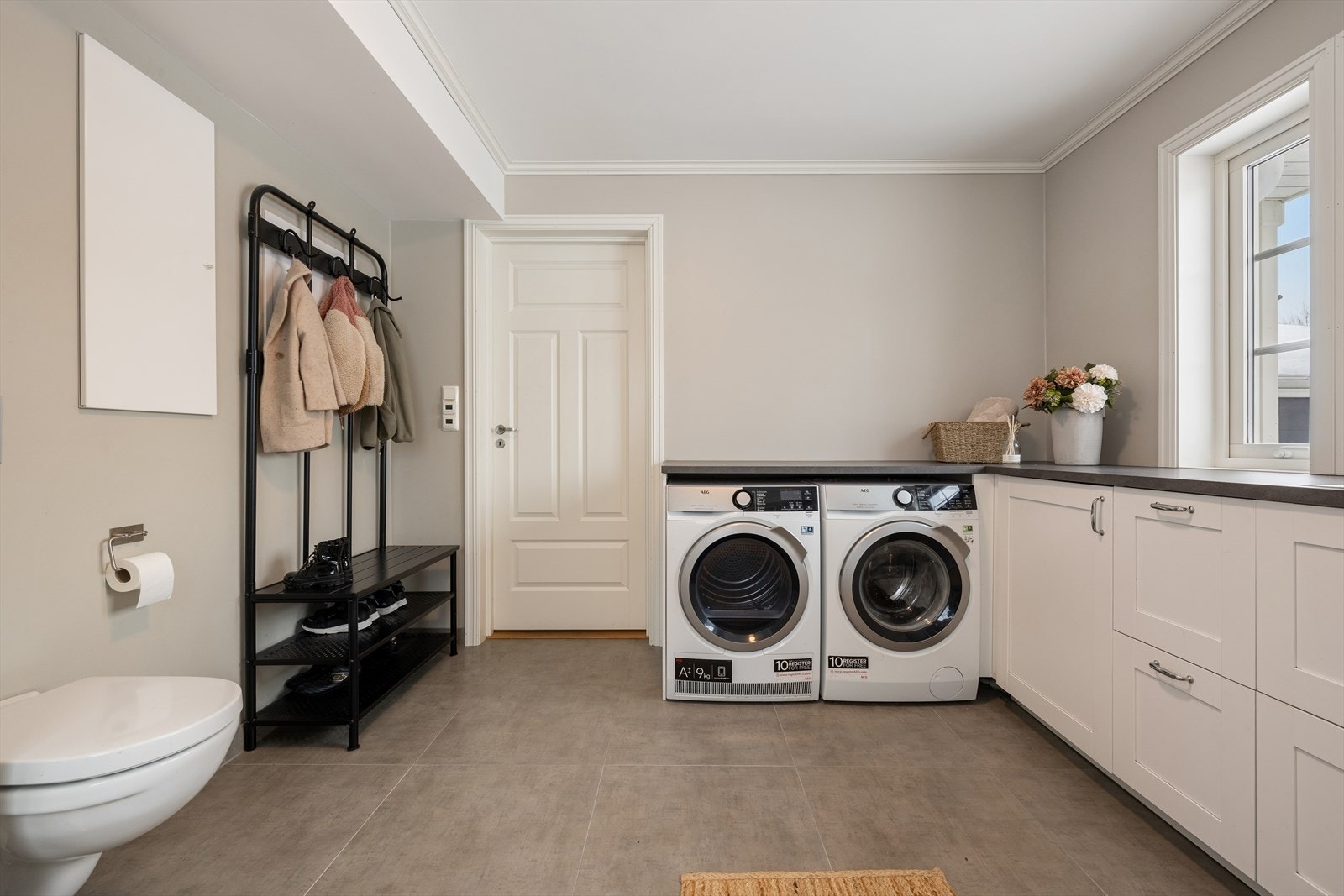 Vaskerom Galleribilde