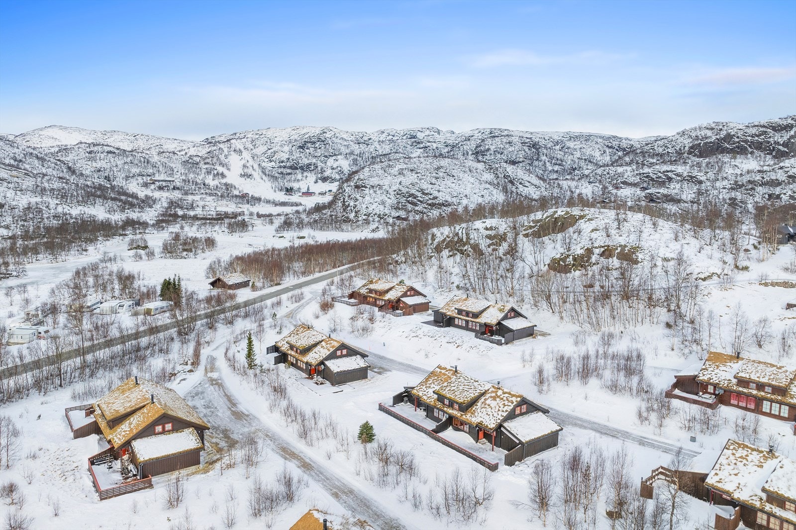 Kjekt nærmiljø med kort avstand til flere løyper og alpinanlegg. Galleribilde