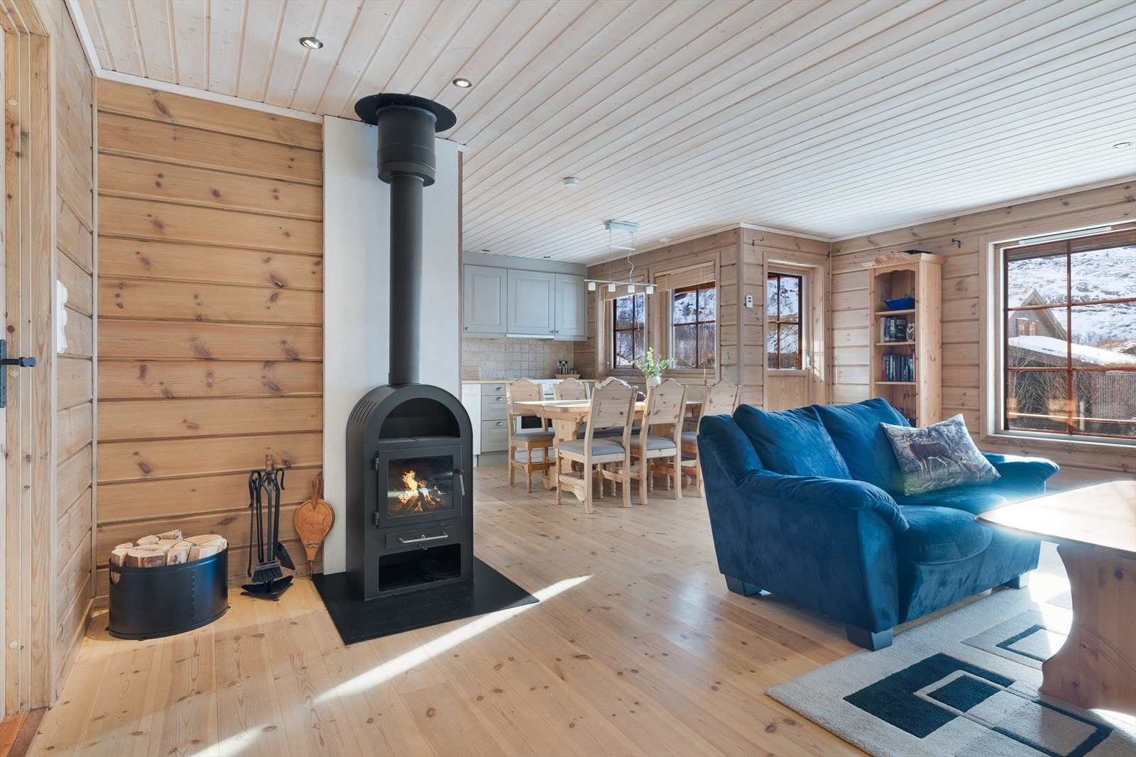 Vedovnen sørger for lun og behagelig varme på de kjøligste dagene. Galleribilde