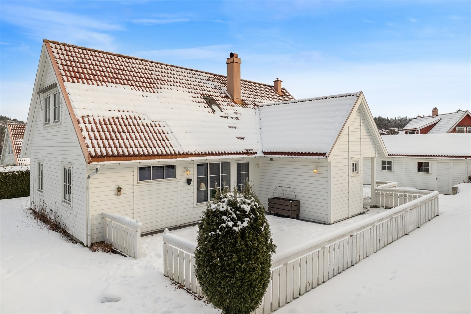 Velkommen til Nordre Åfoss 17, en sjarmerende og fredelig familebolig. Galleribilde