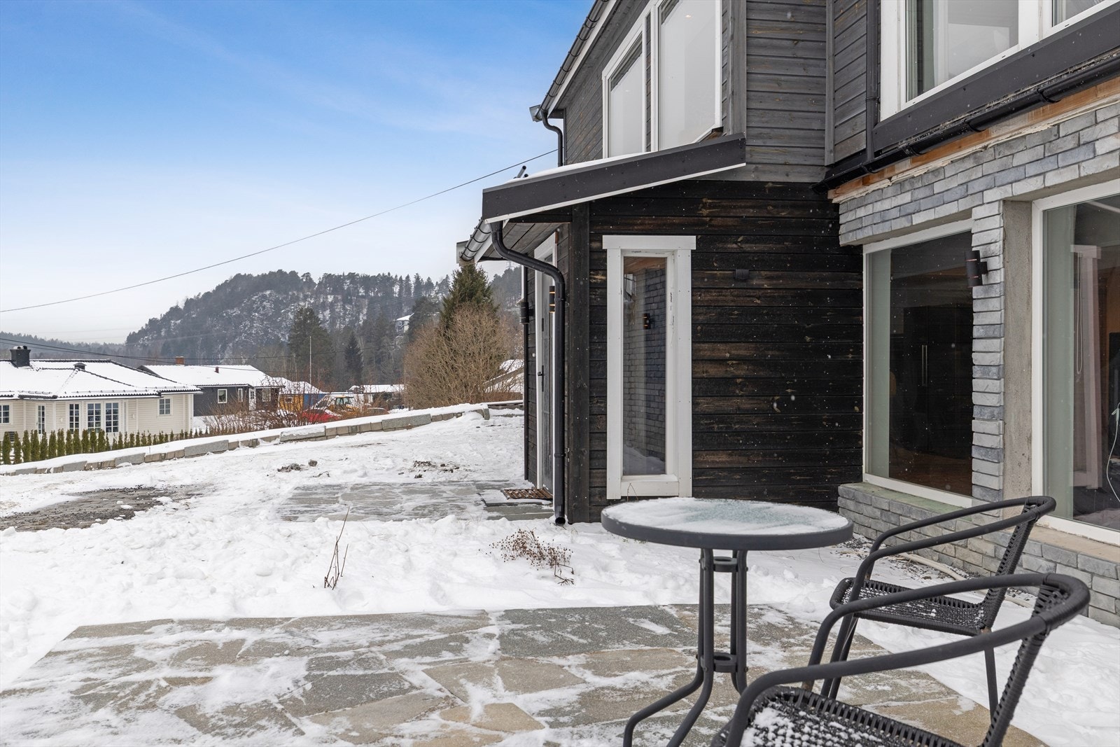 Svært barnevennlig beliggenhet med kort avstand til skoler og barnehager. Galleribilde