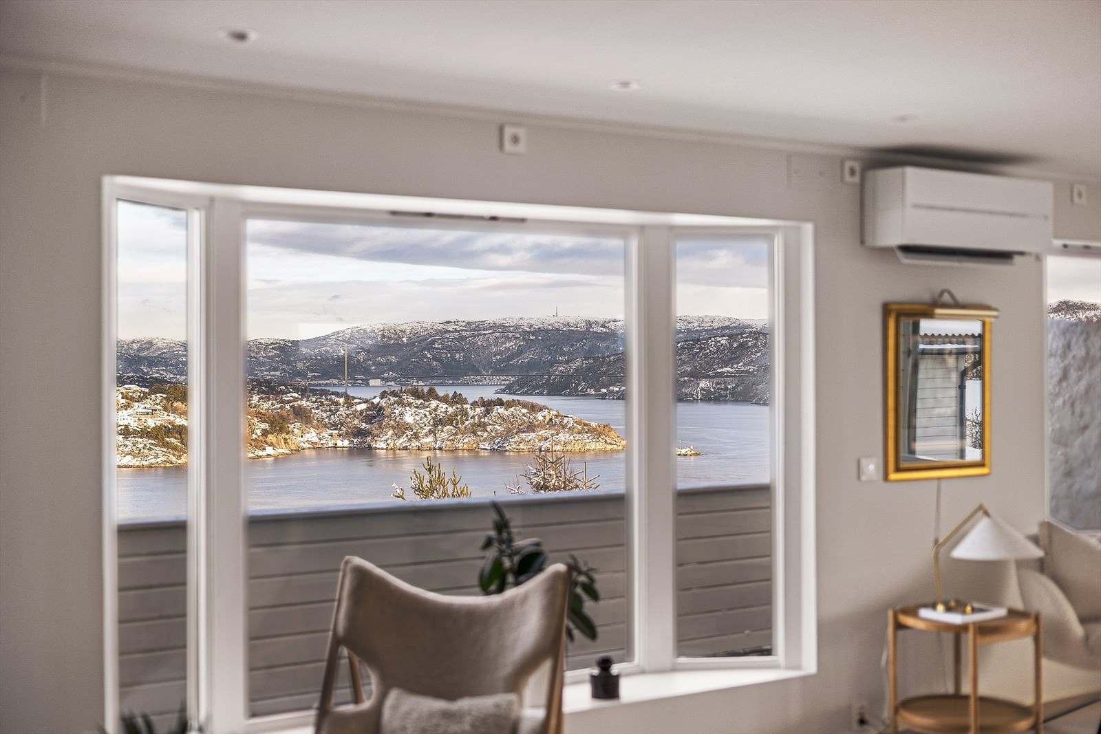 Utsikten over innseilingen til Bergen sentrum blir et naturlig blikkfang og kan underholde både store og små. Galleribilde