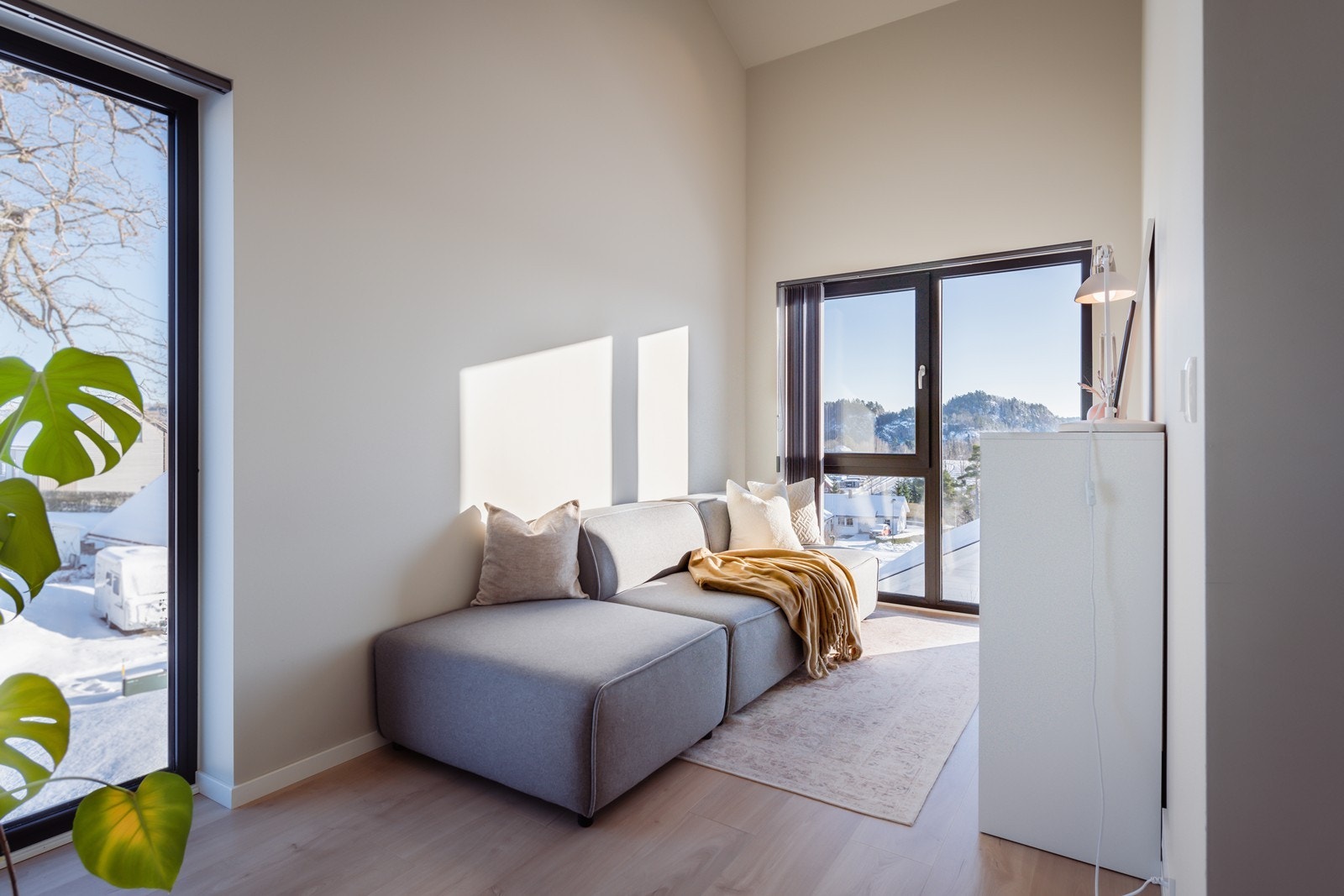 Det er god takhøyde i hele etasjen! Galleribilde