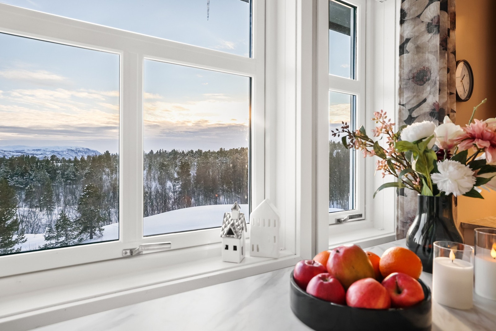 Flott utsikt fra kjøkken. Galleribilde