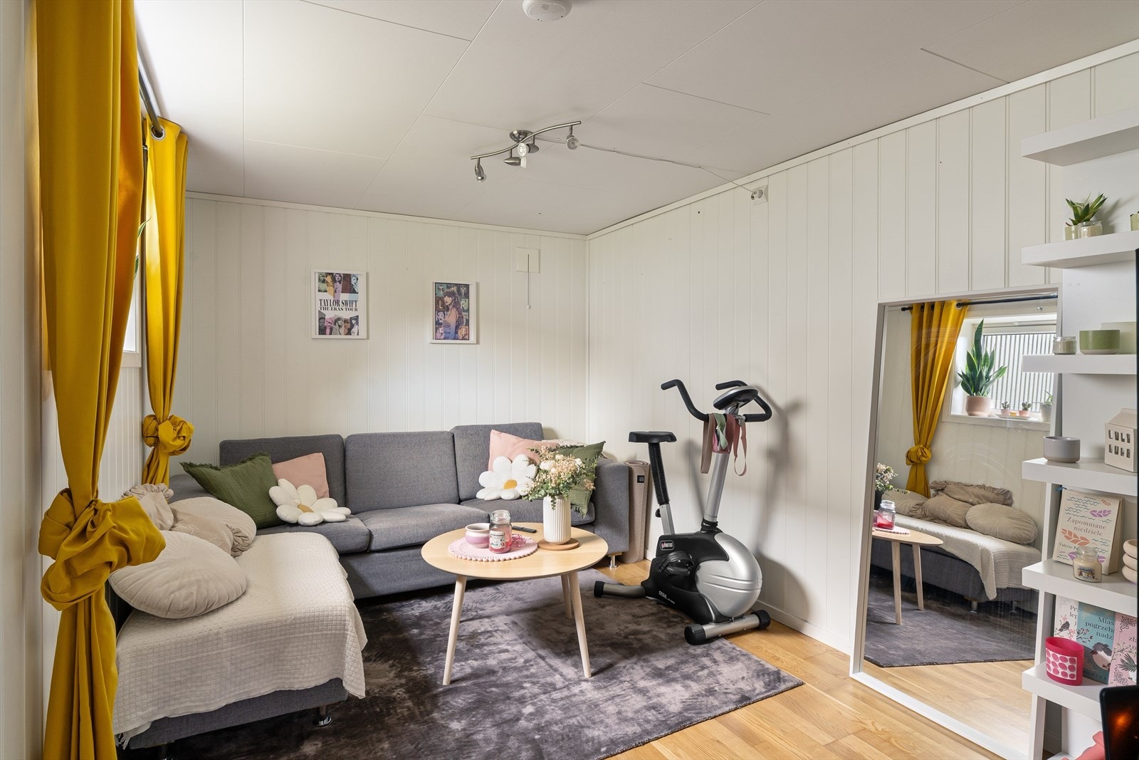 Stue i utleiedel (Dagens utleiedel er ikke godkjent til varig opphold) Galleribilde