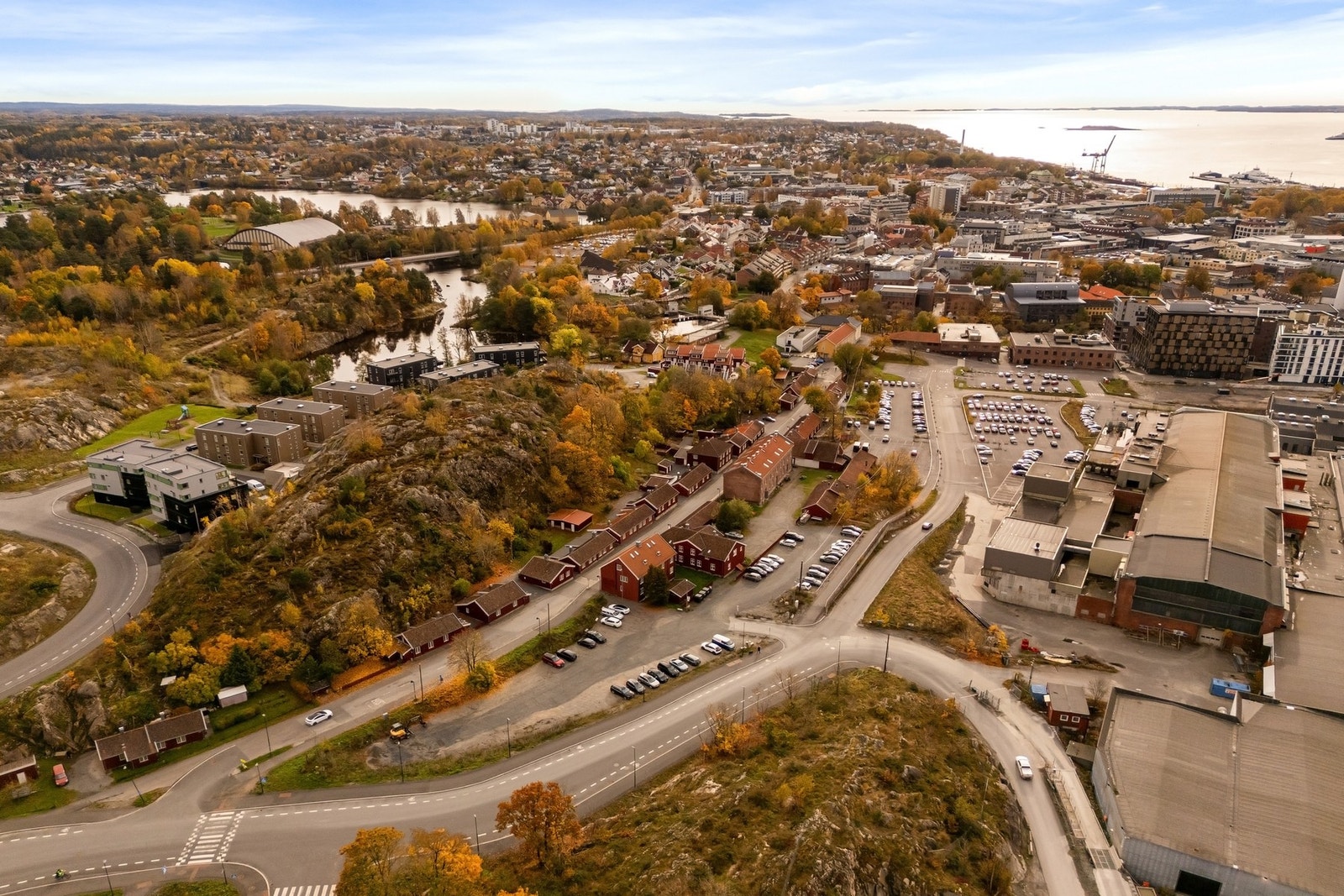 Verket er et populært område, med kort vei til sjø og by Galleribilde