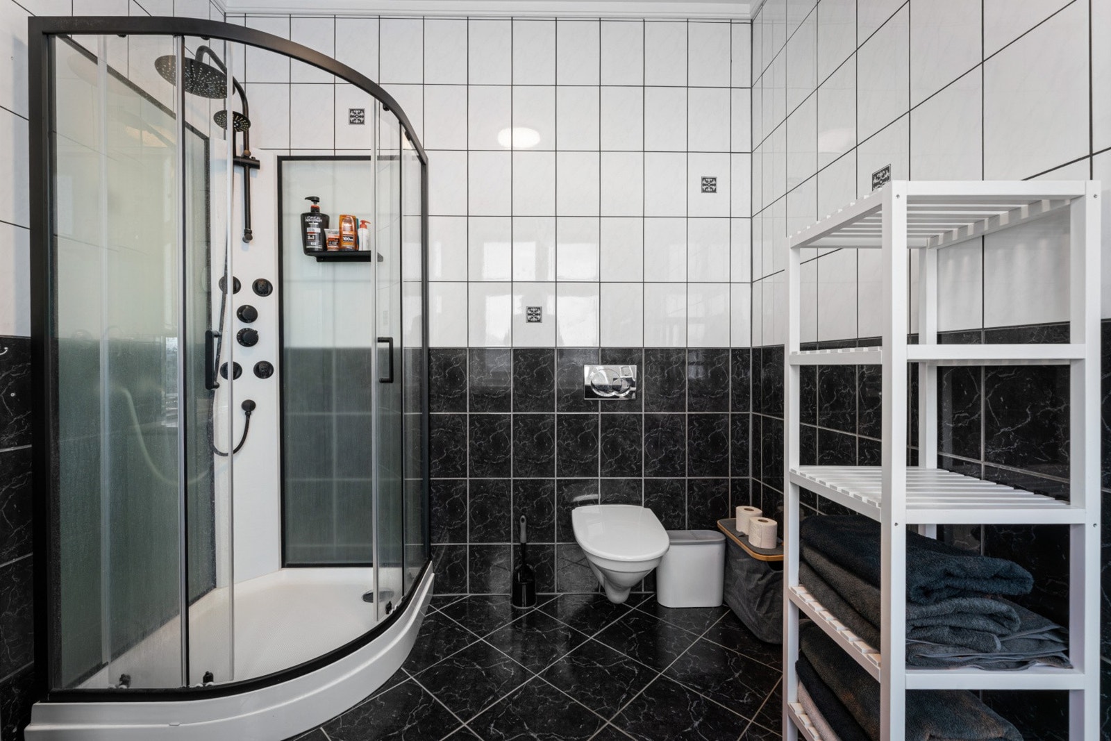 - Det er varmekabler i gulv og mekanisk avtrekk - Galleribilde