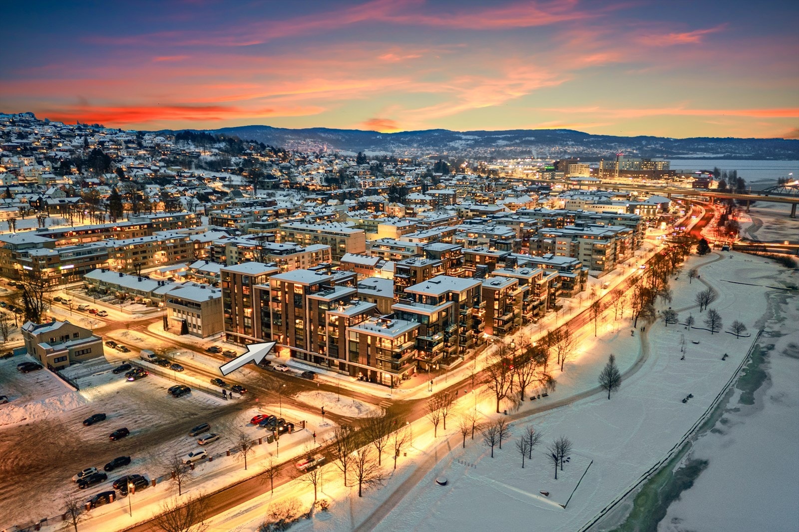 Losjeplassen 6 ligger svært sentralt og attraktivt til i hjertet av Drammen med nærhet til både sentrum og naturskjønne omgivelser. Galleribilde